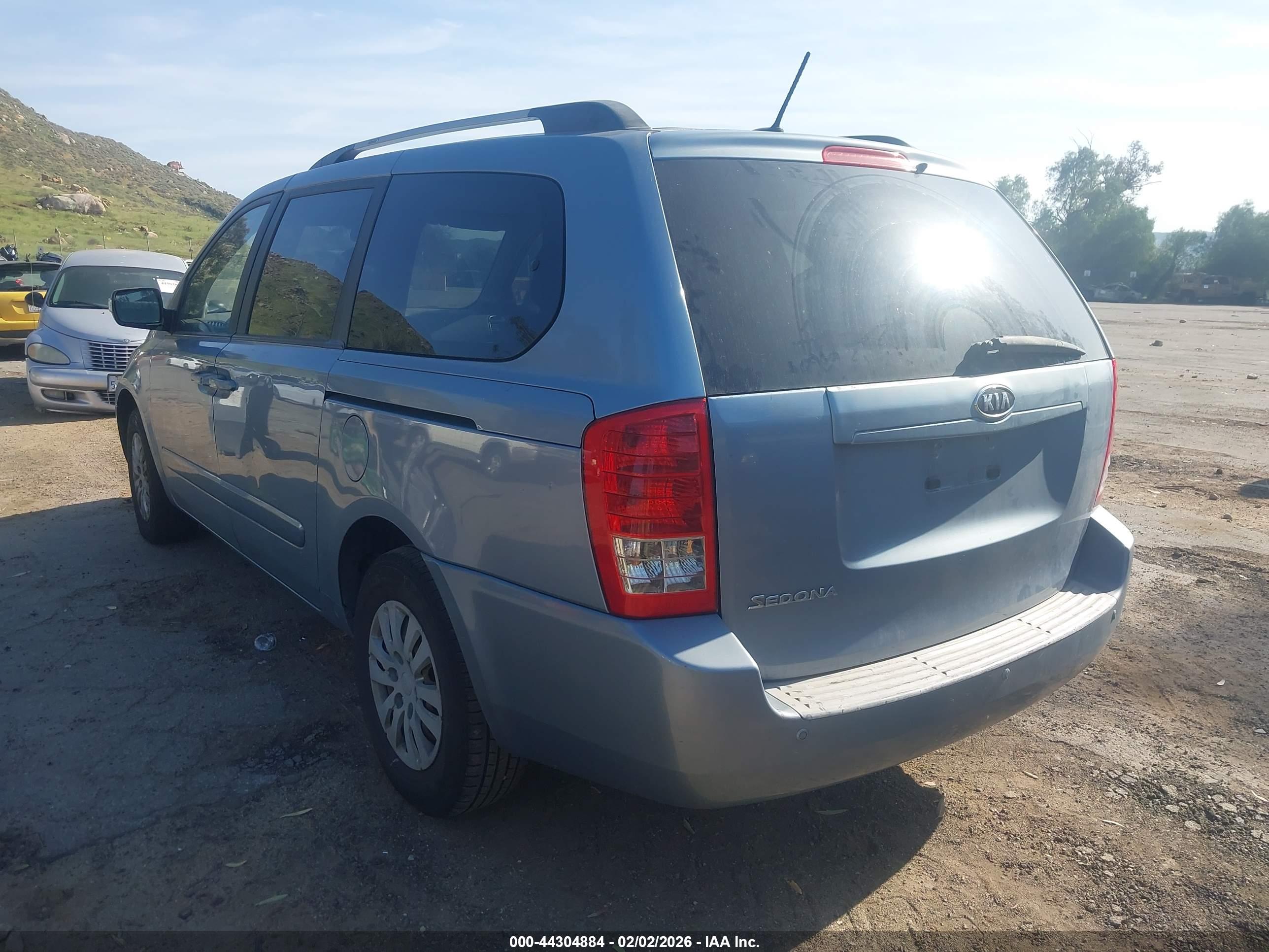 KIA SEDONA image 3