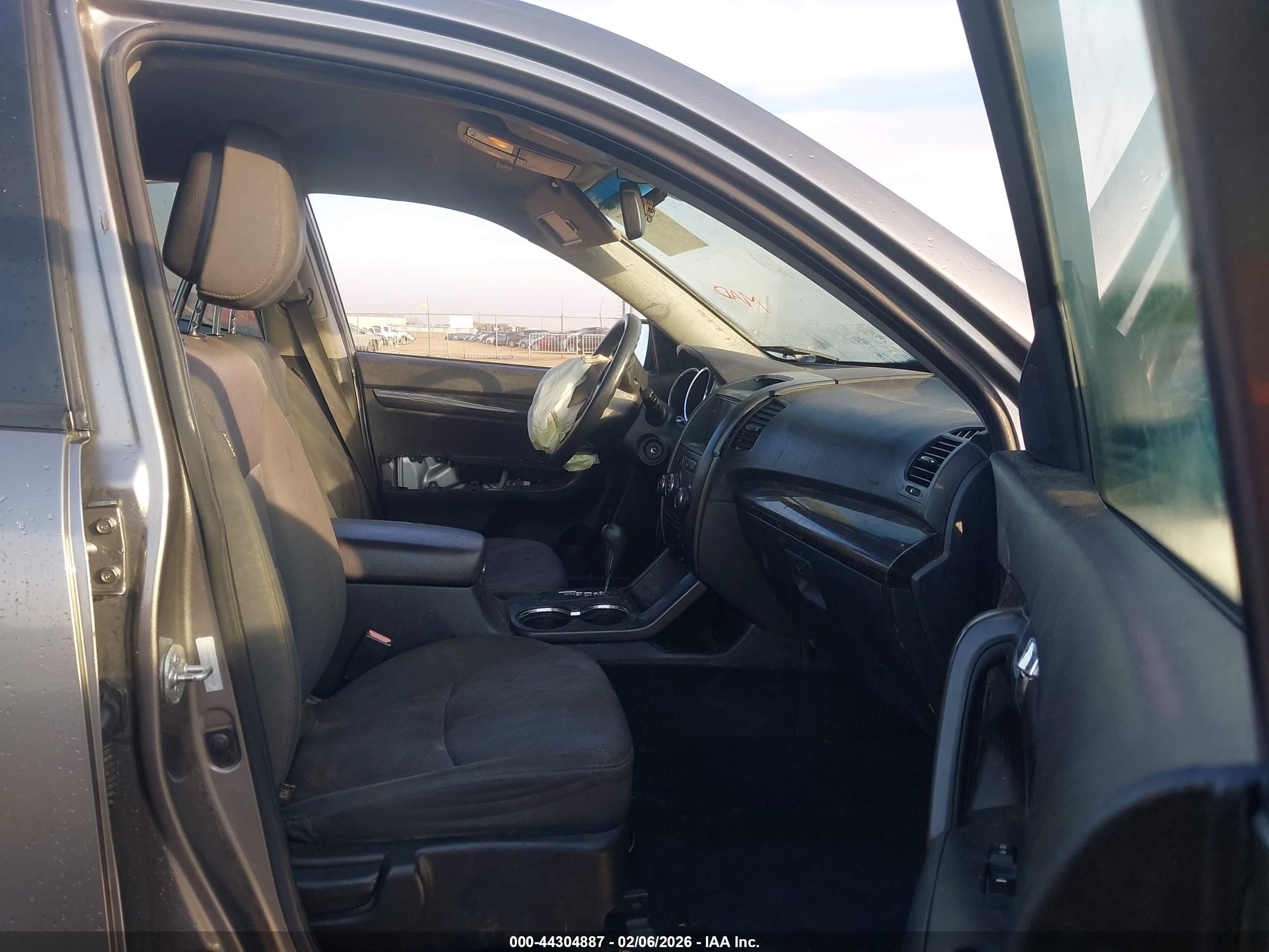 KIA SORENTO image 5