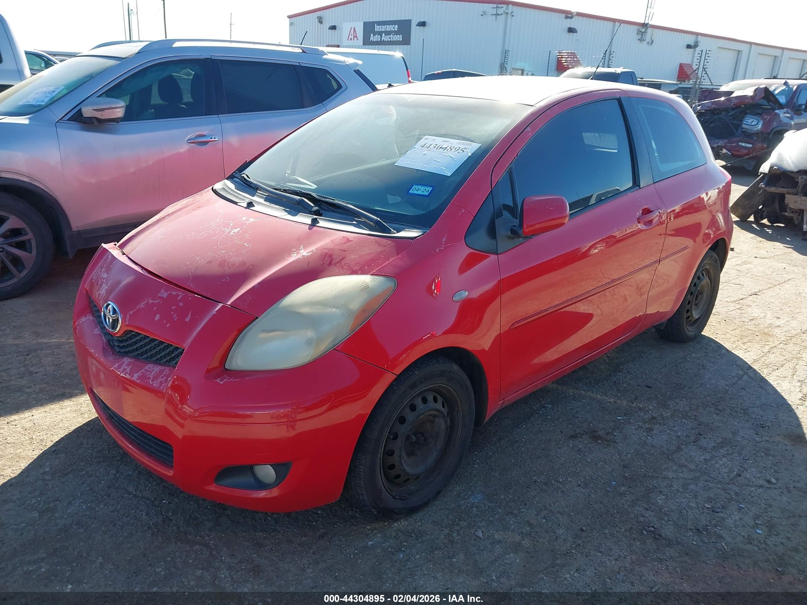 TOYOTA YARIS image 2