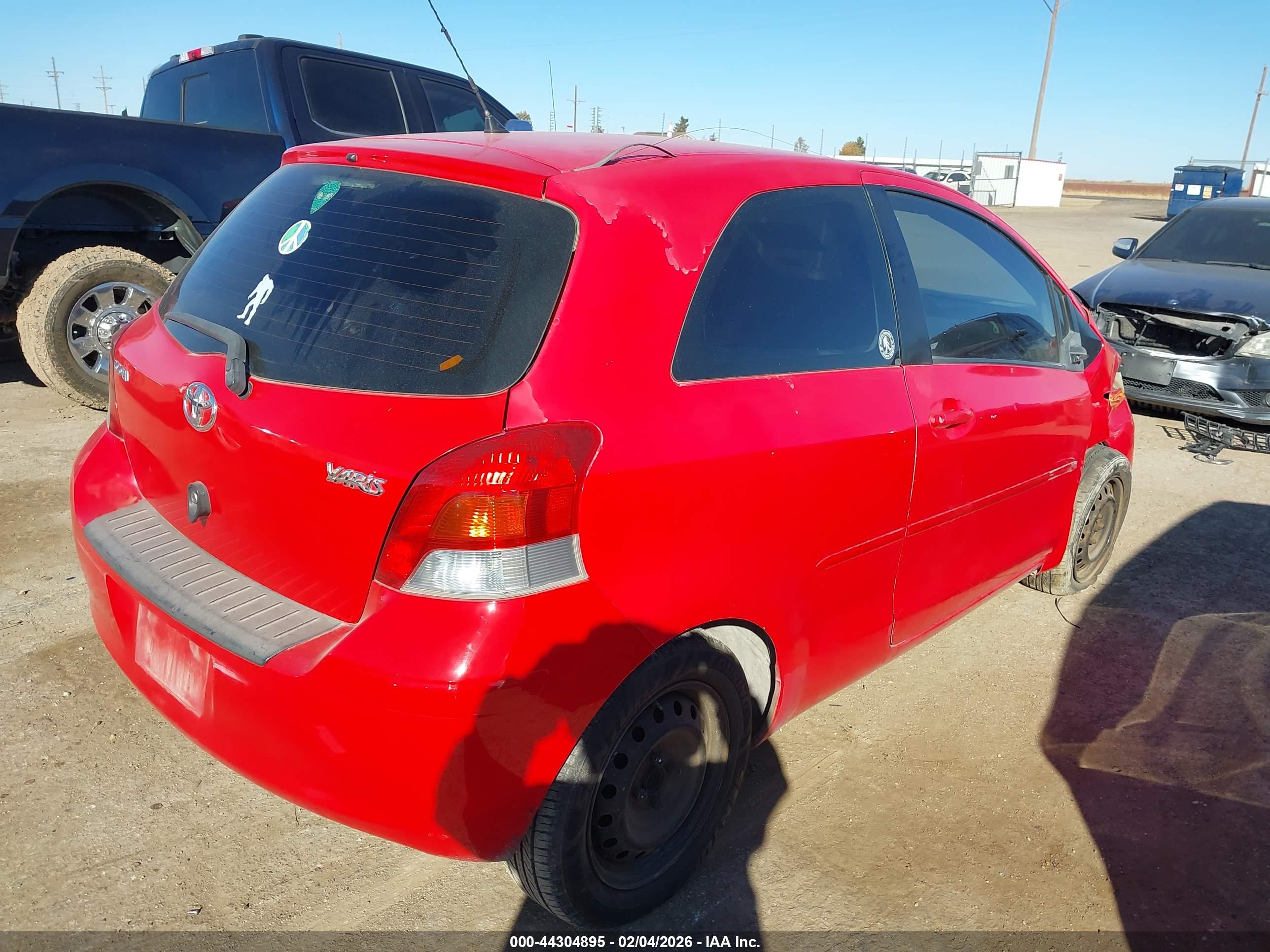 TOYOTA YARIS image 4