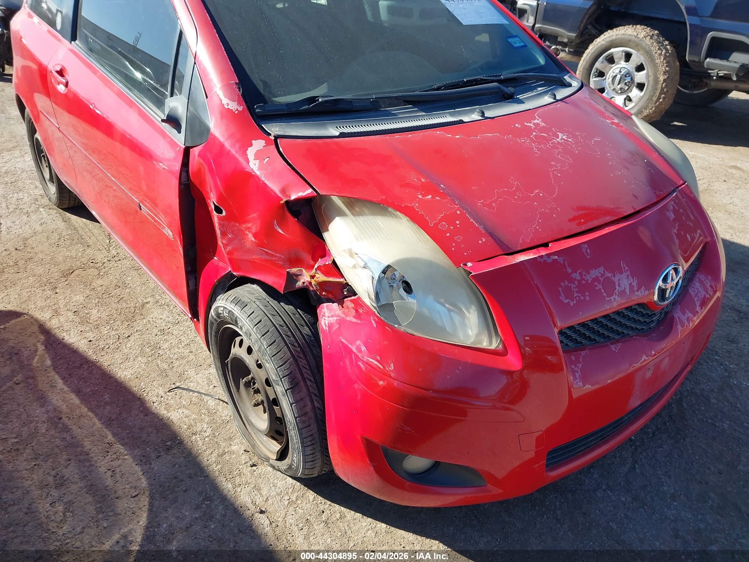 TOYOTA YARIS image 6