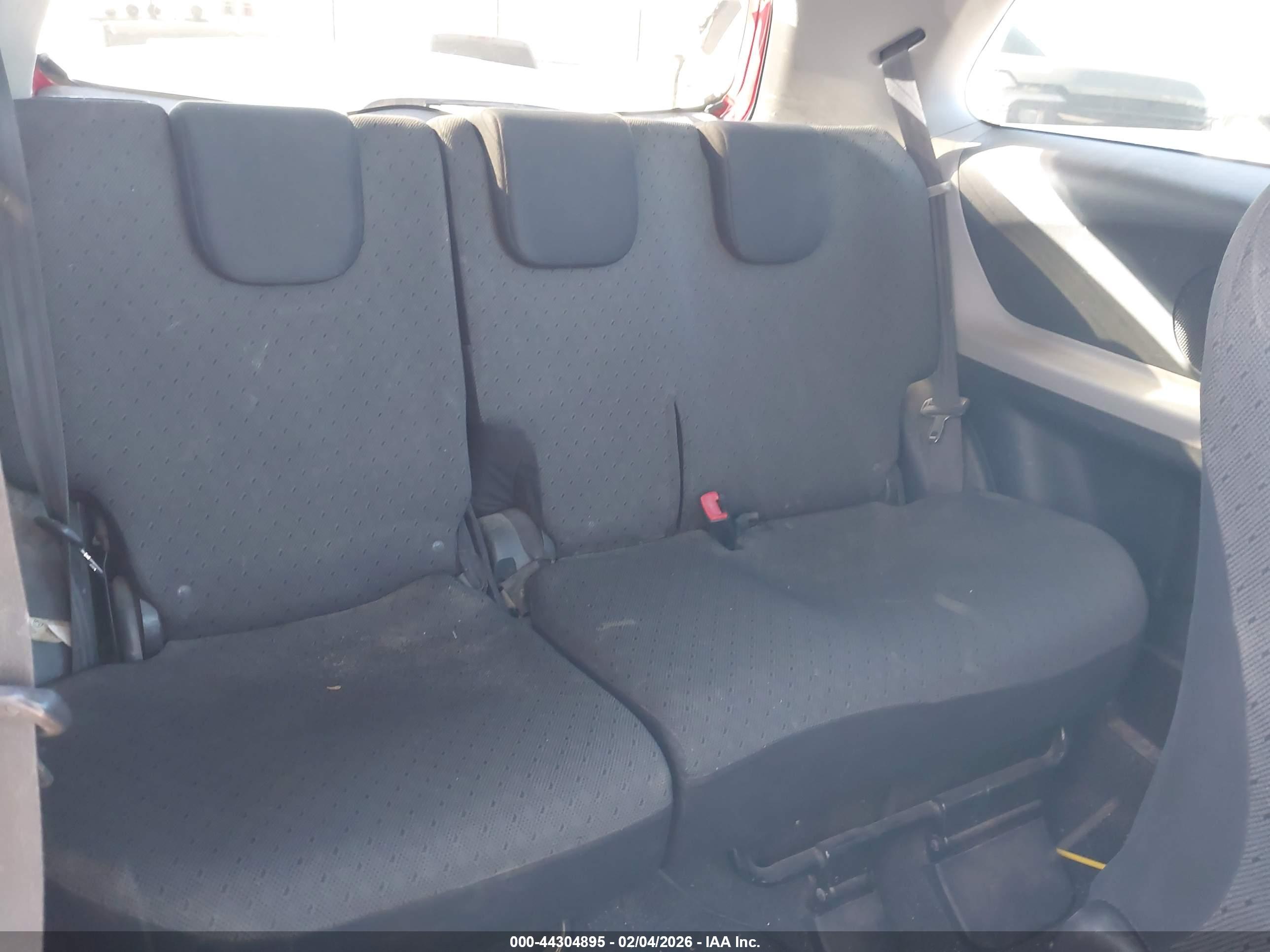 TOYOTA YARIS image 8