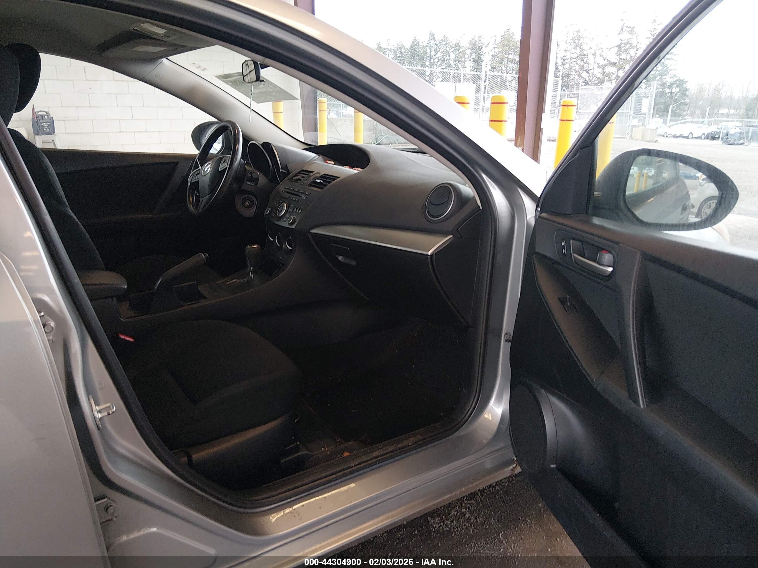 MAZDA MAZDA3 image 5