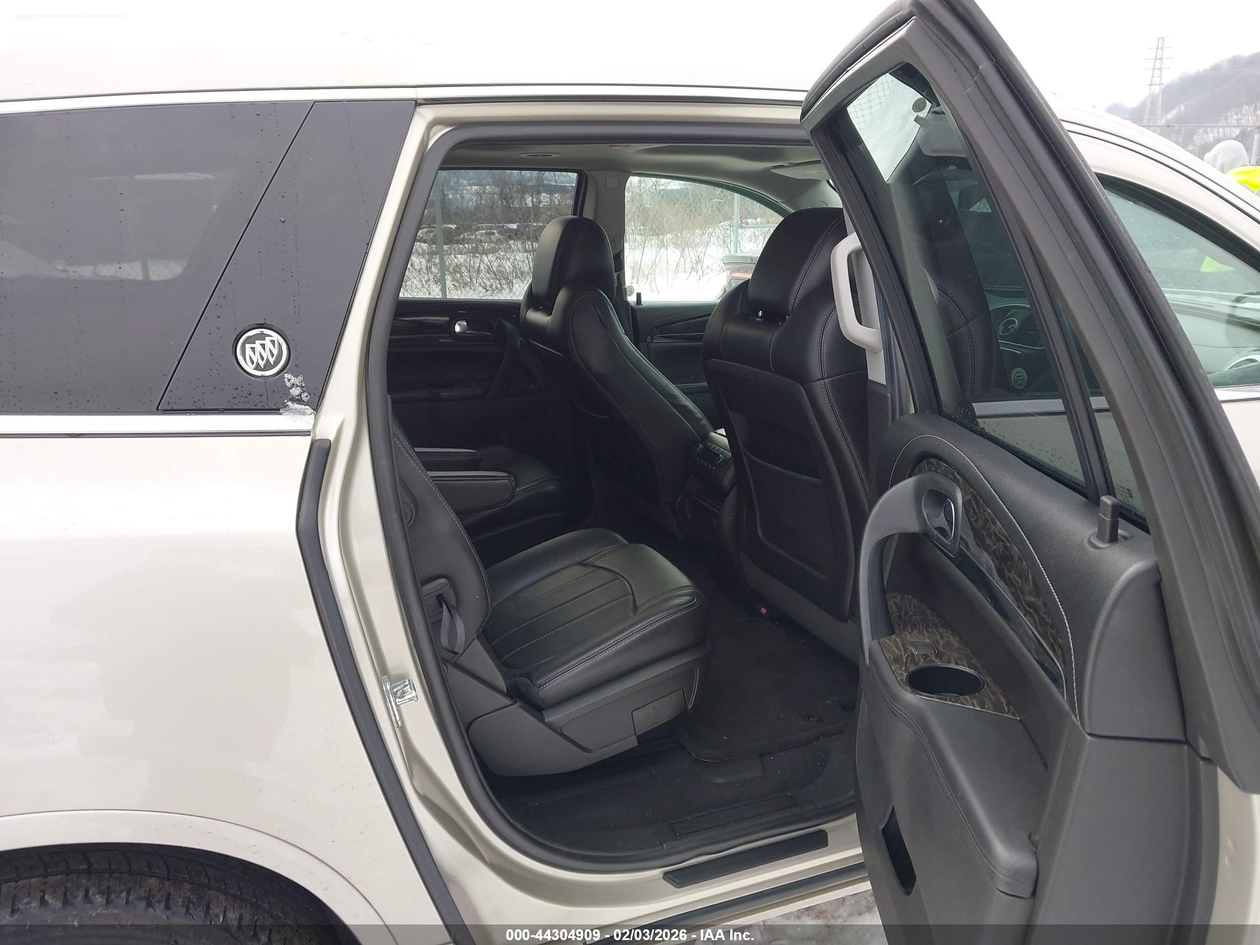 BUICK ENCLAVE image 8