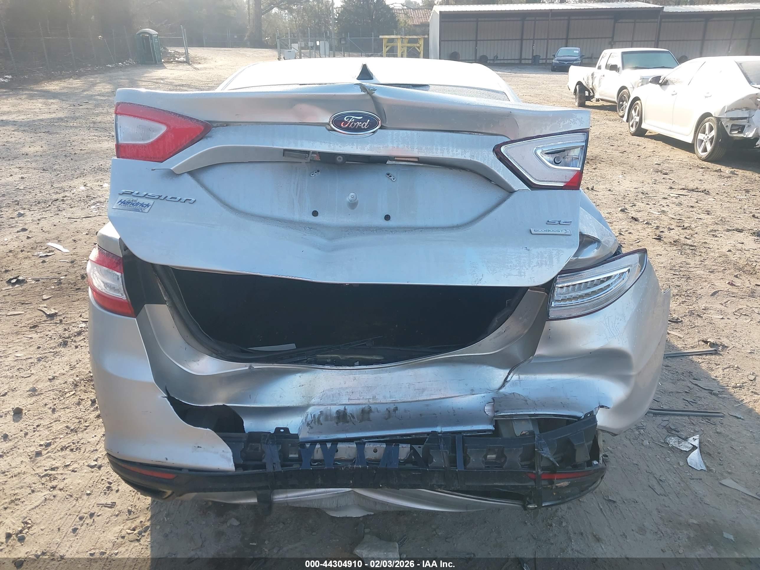 FORD FUSION image 6