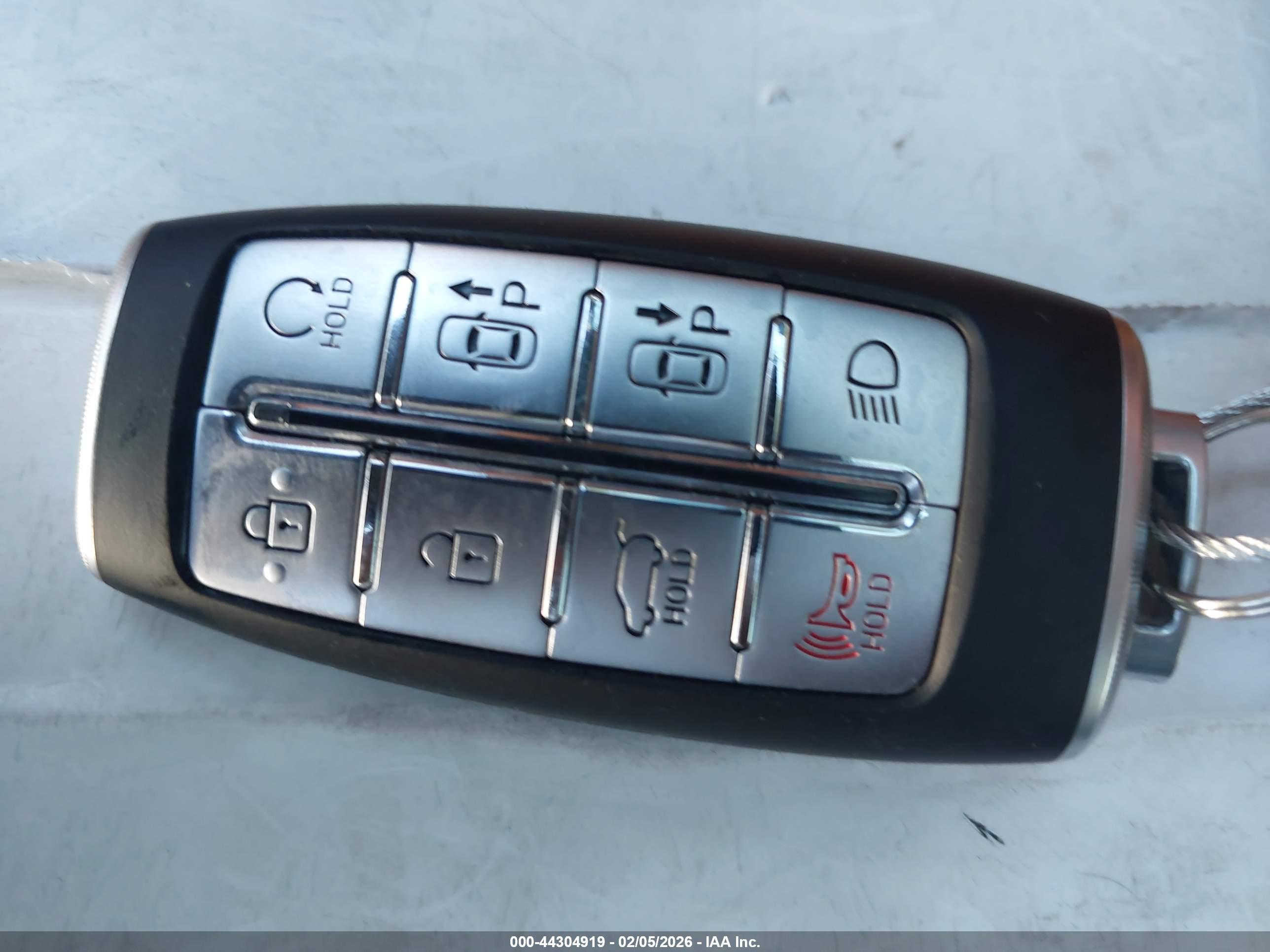 GENESIS GV70 image 11