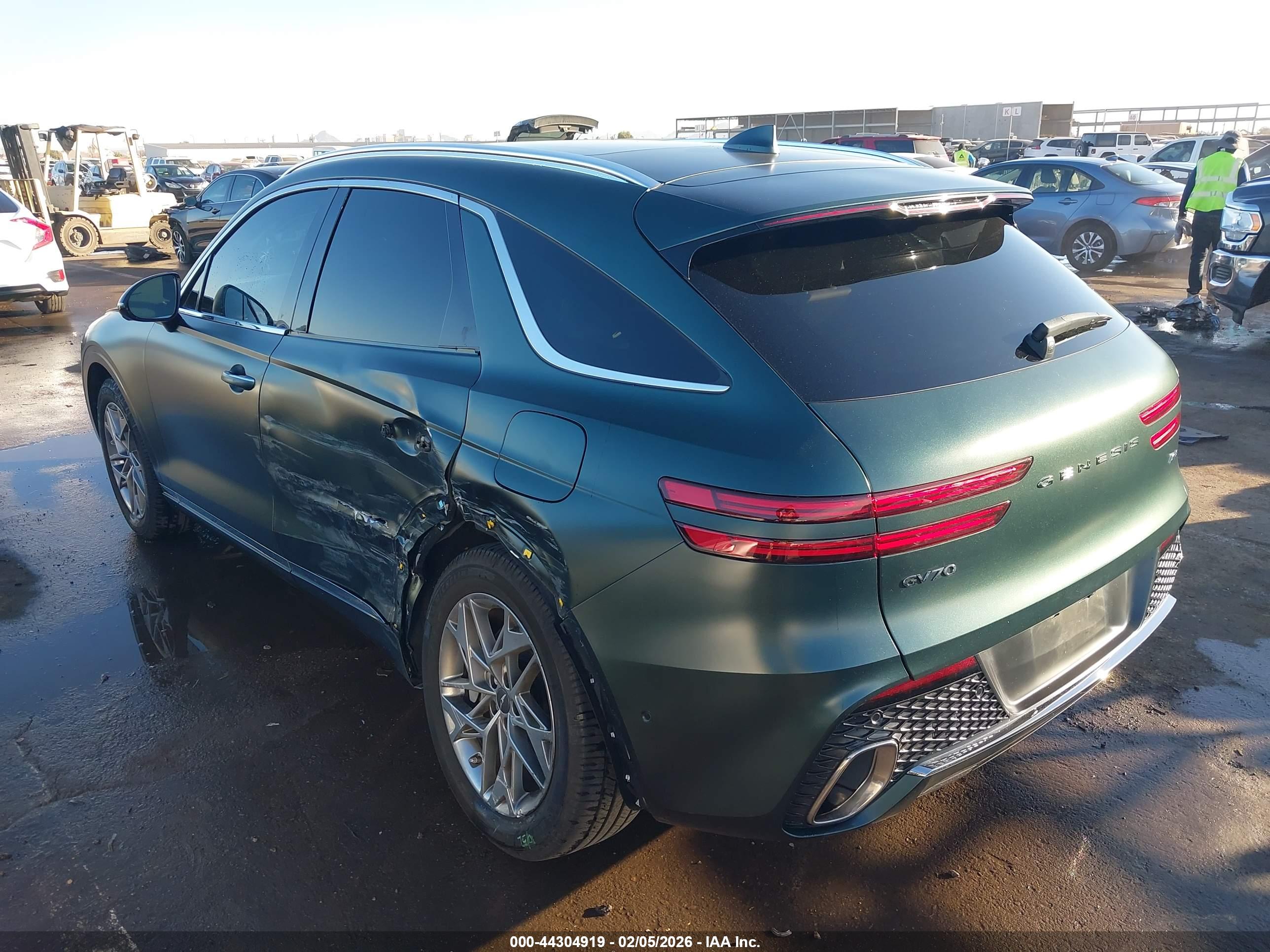 GENESIS GV70 image 3