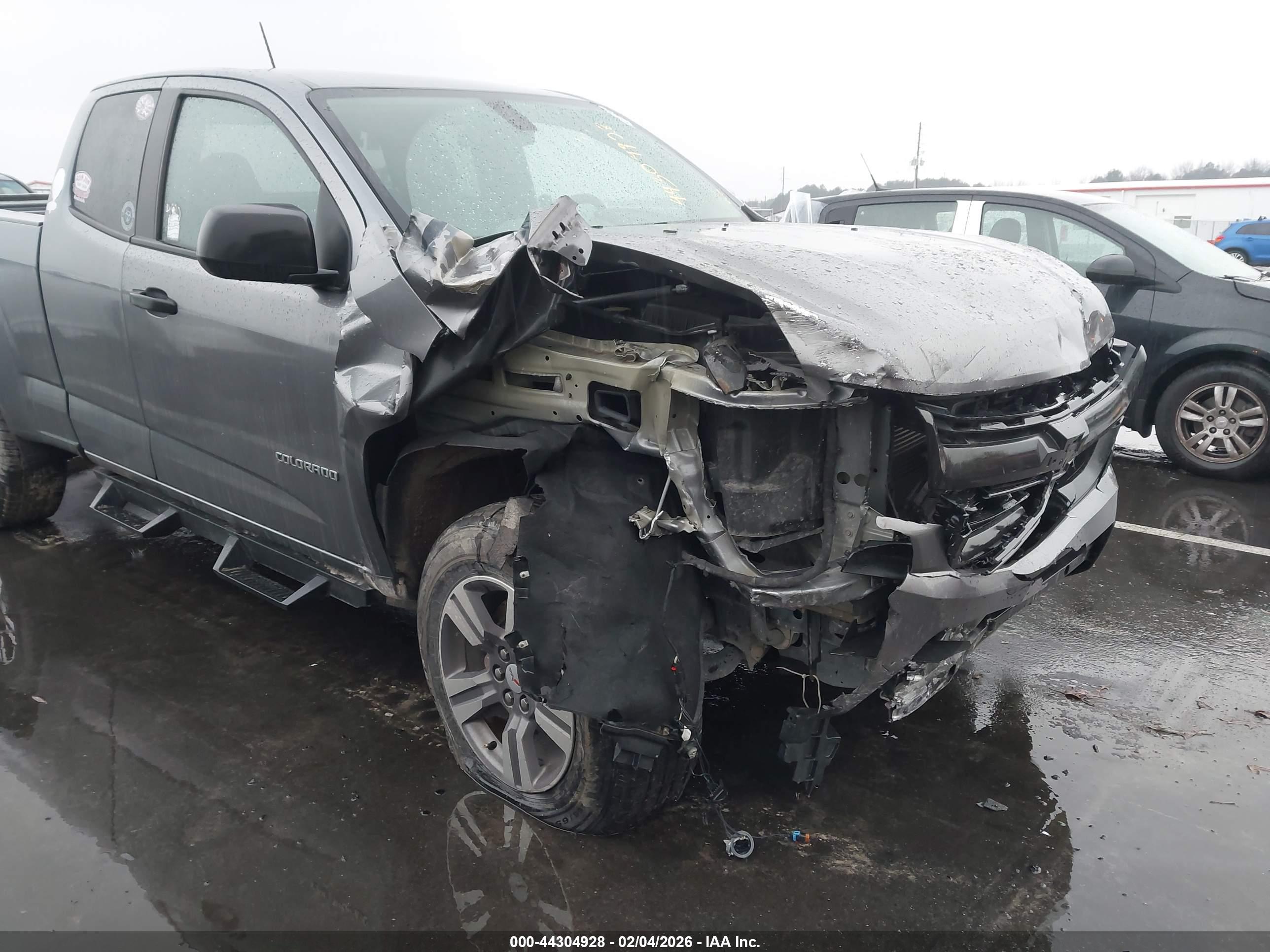 CHEVROLET COLORADO image 6