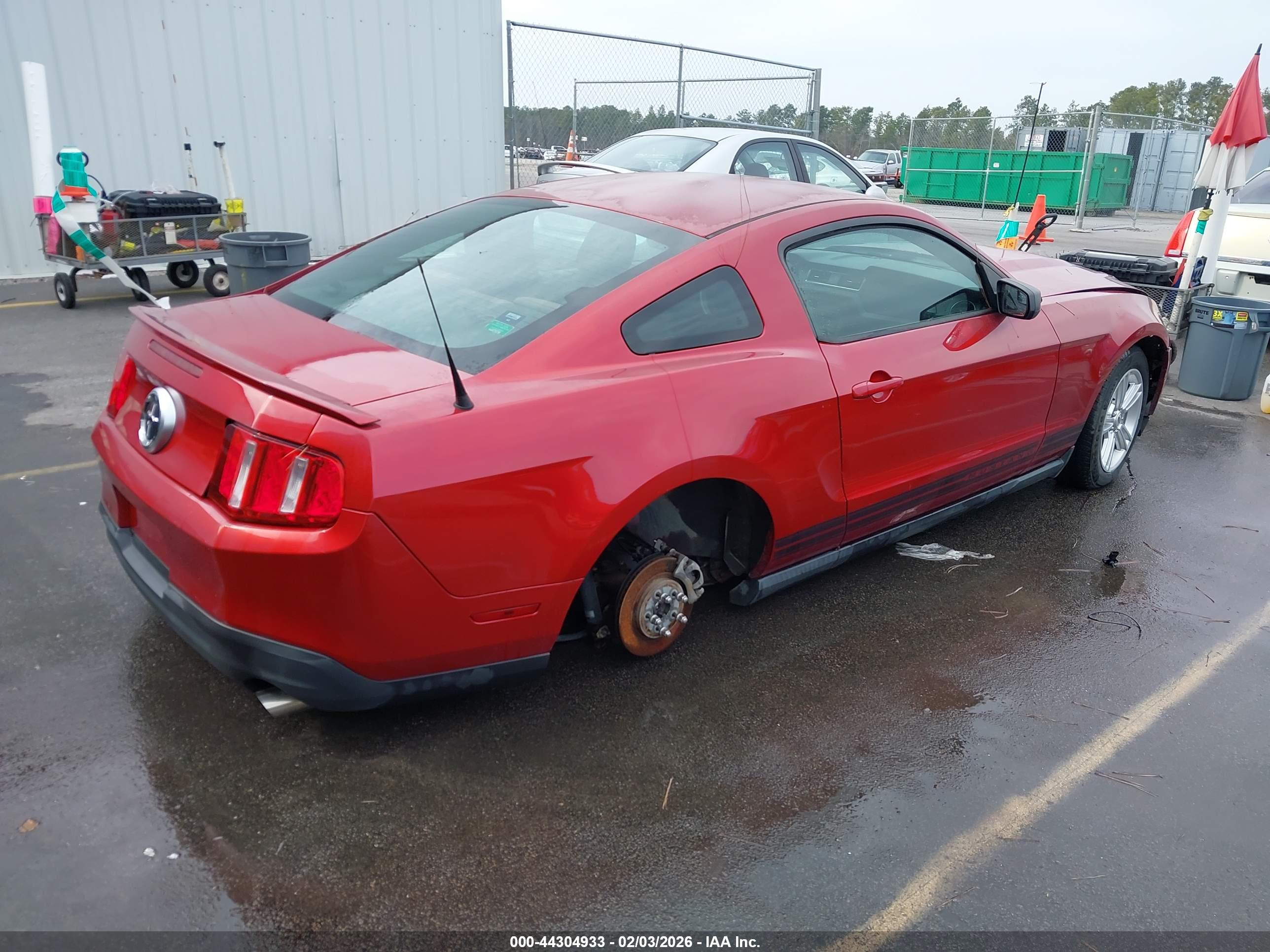 FORD MUSTANG image 4