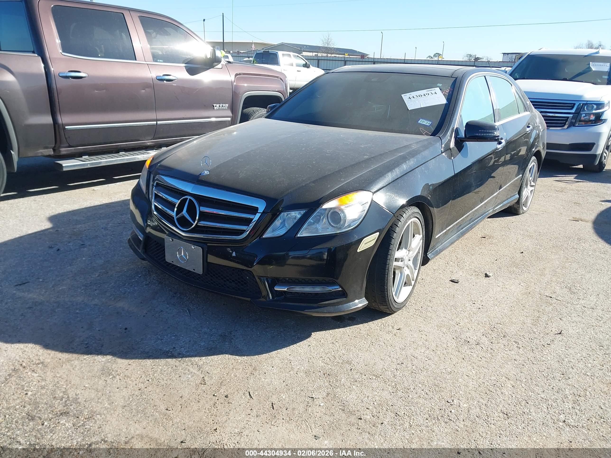 MERCEDES-BENZ E image 2