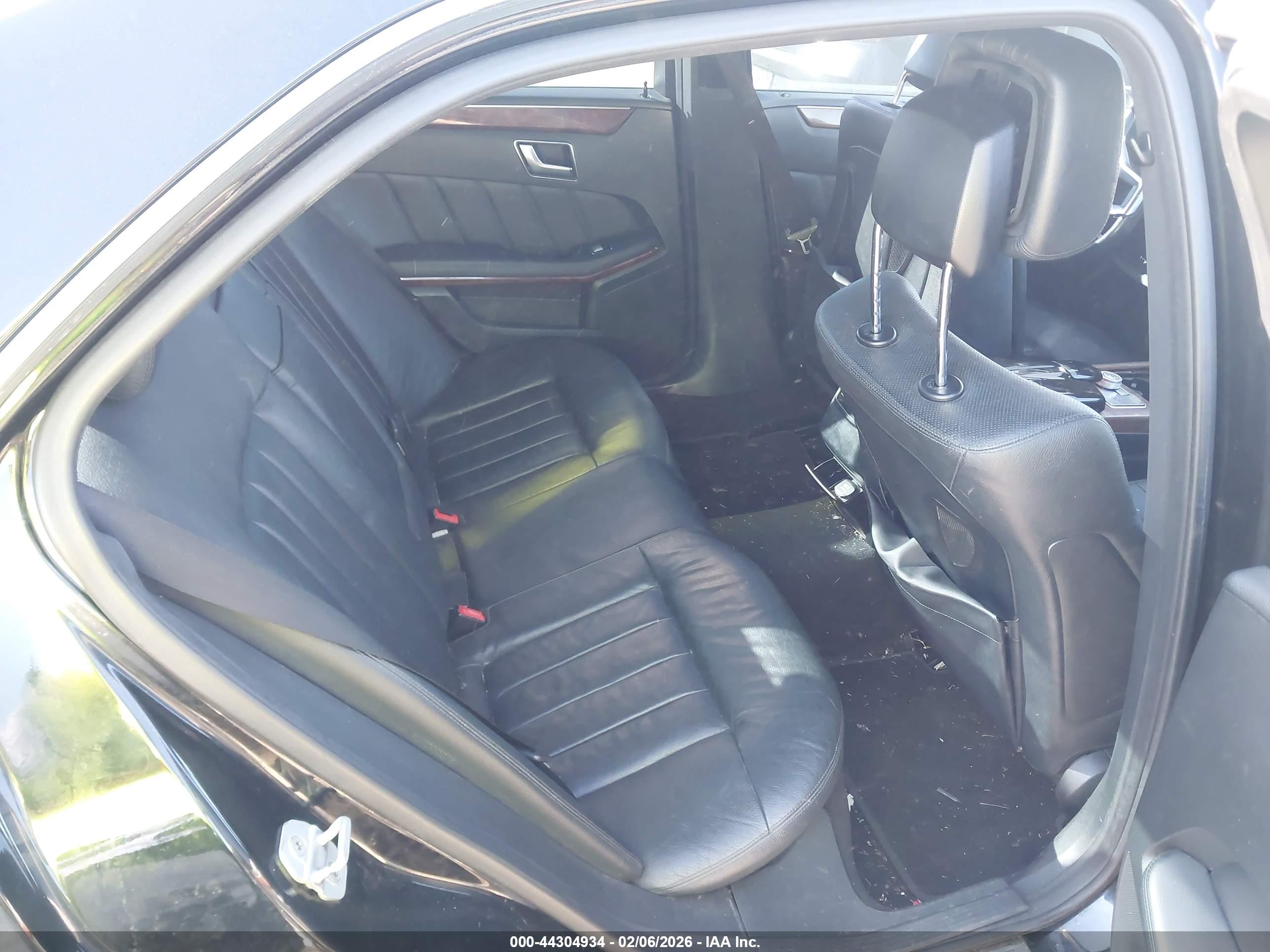 MERCEDES-BENZ E image 8