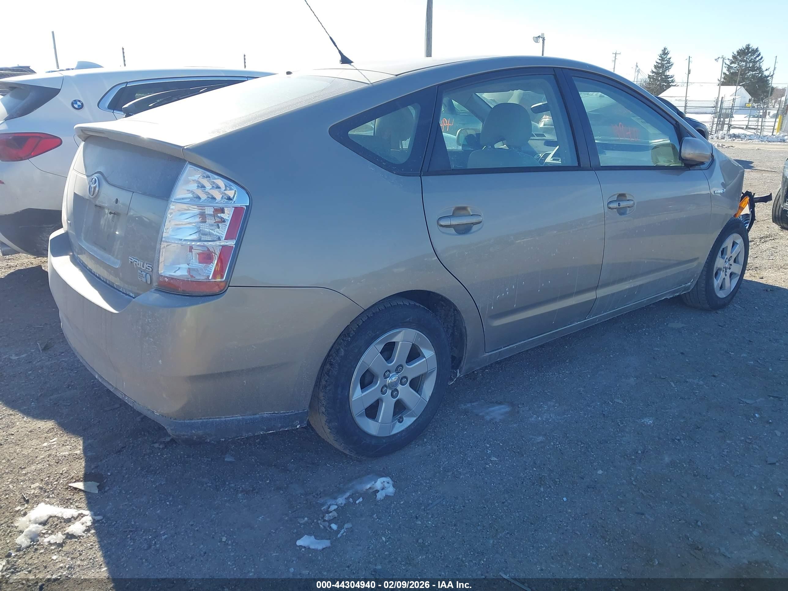 TOYOTA PRIUS image 4