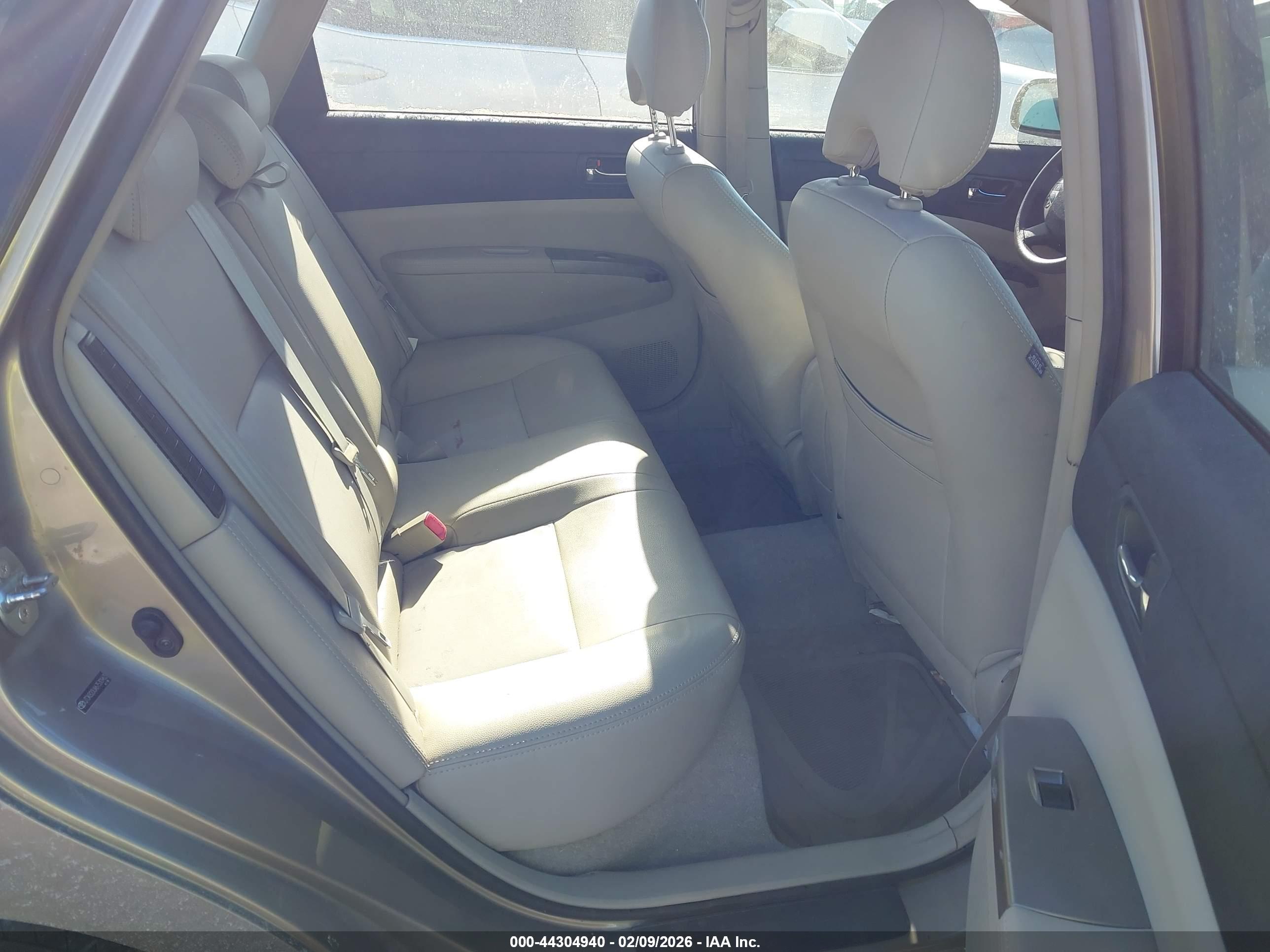 TOYOTA PRIUS image 8