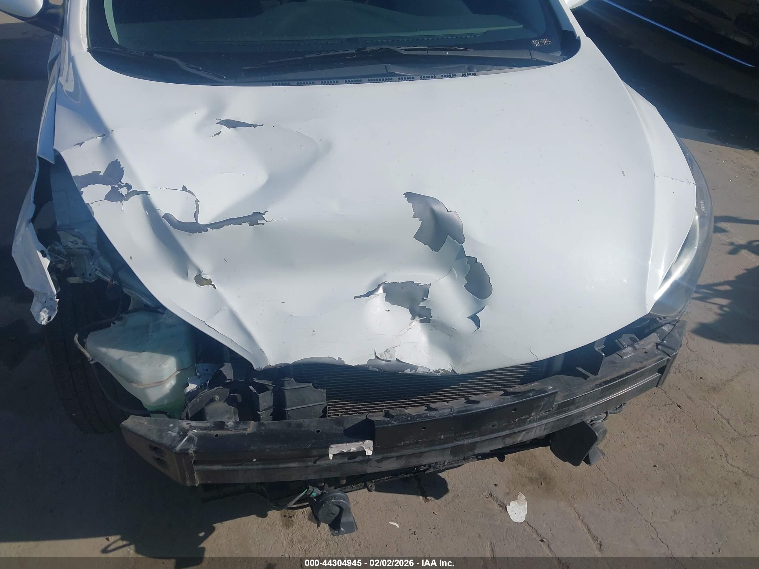 HYUNDAI ELANTRA image 6