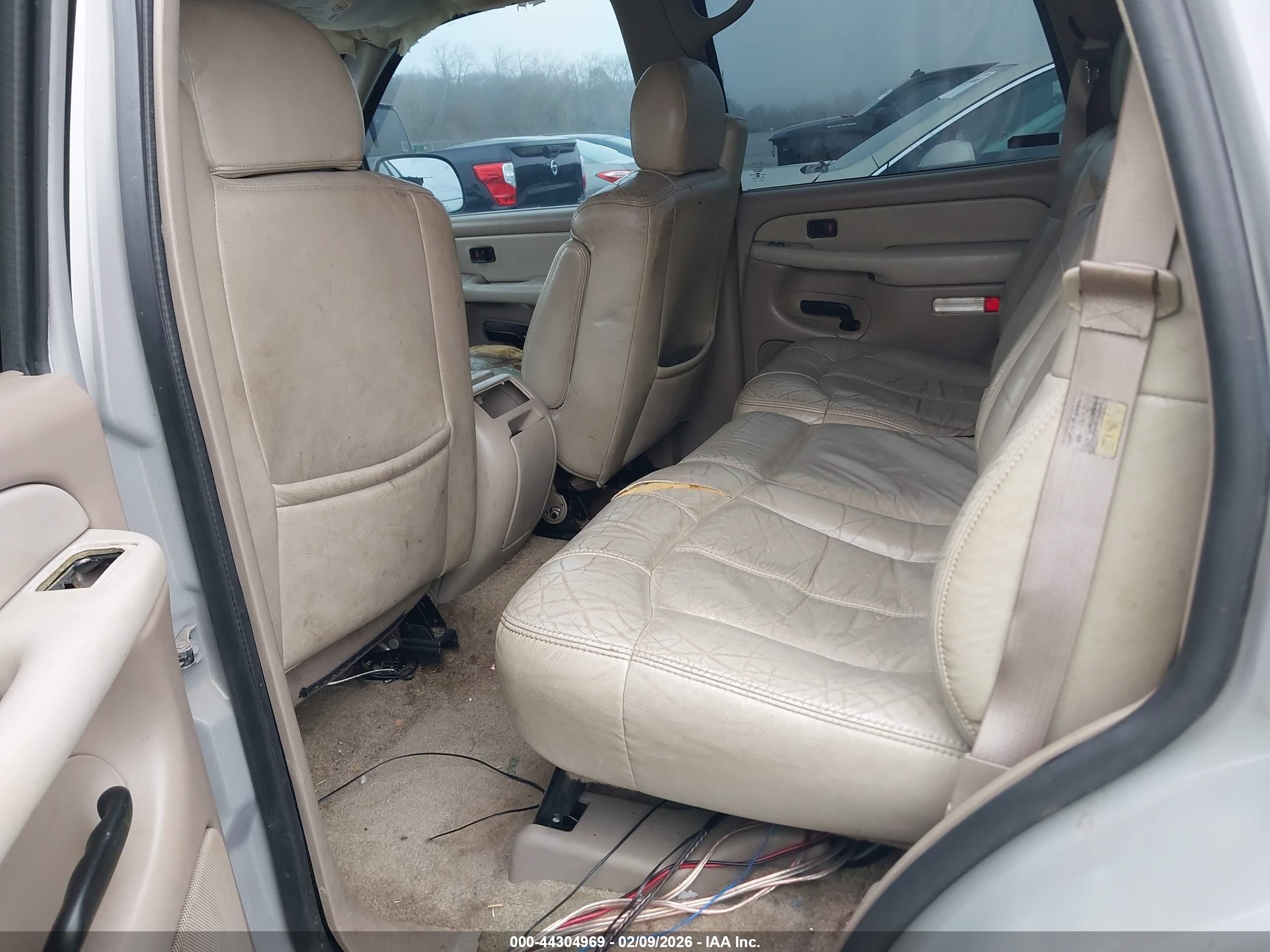 CHEVROLET TAHOE image 8