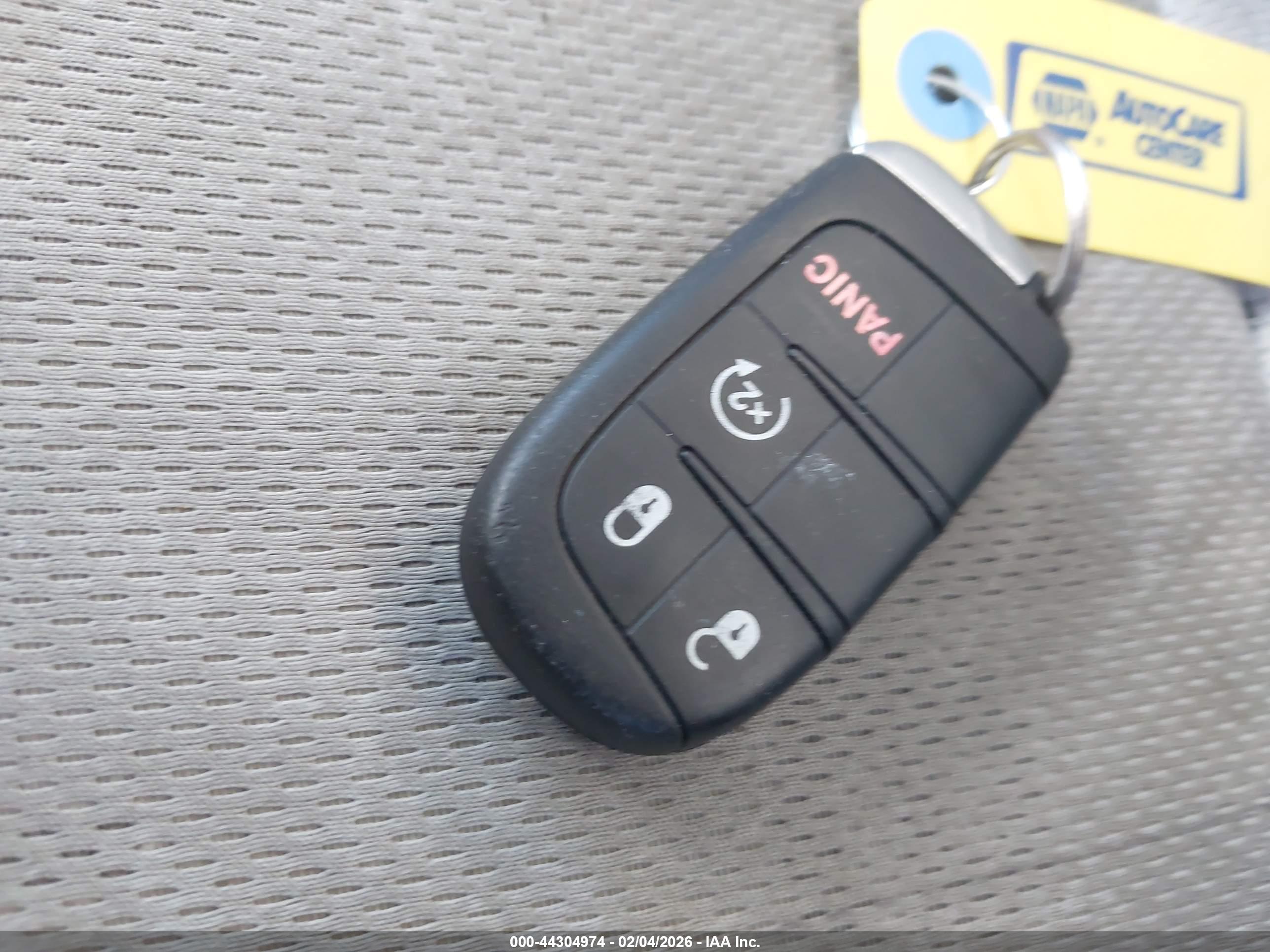 JEEP RENEGADE image 11