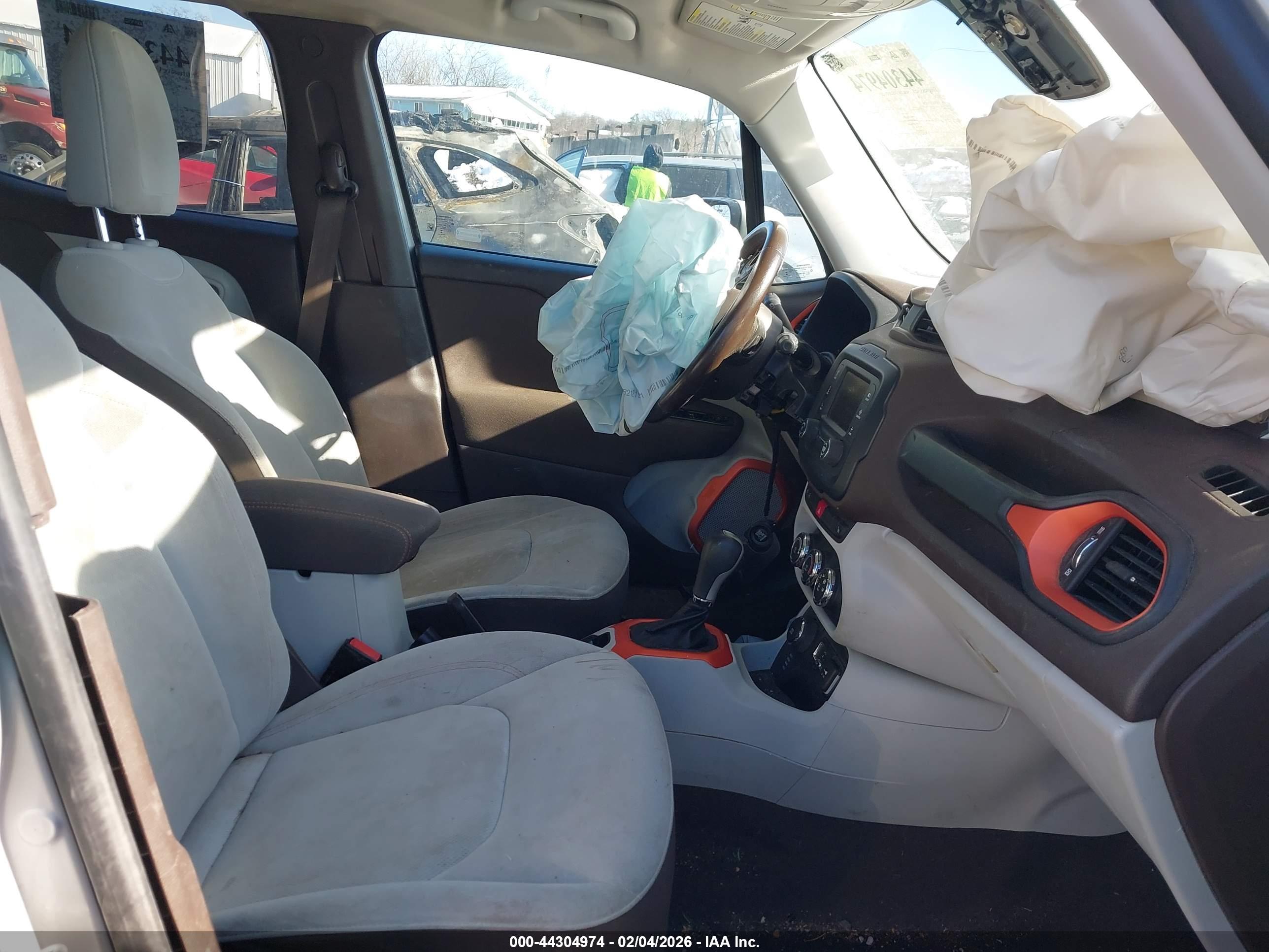 JEEP RENEGADE image 5