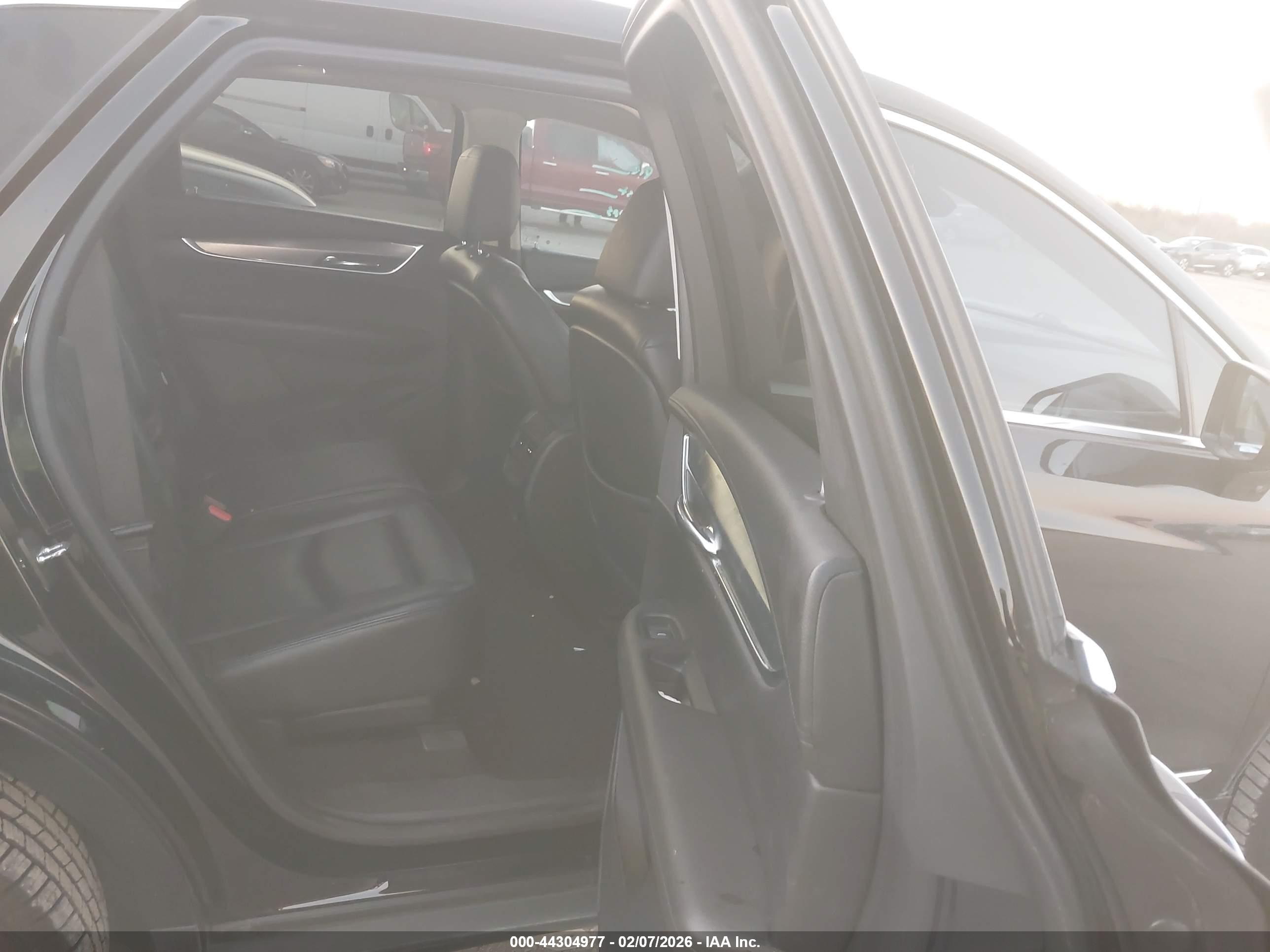 CADILLAC XT5 image 8