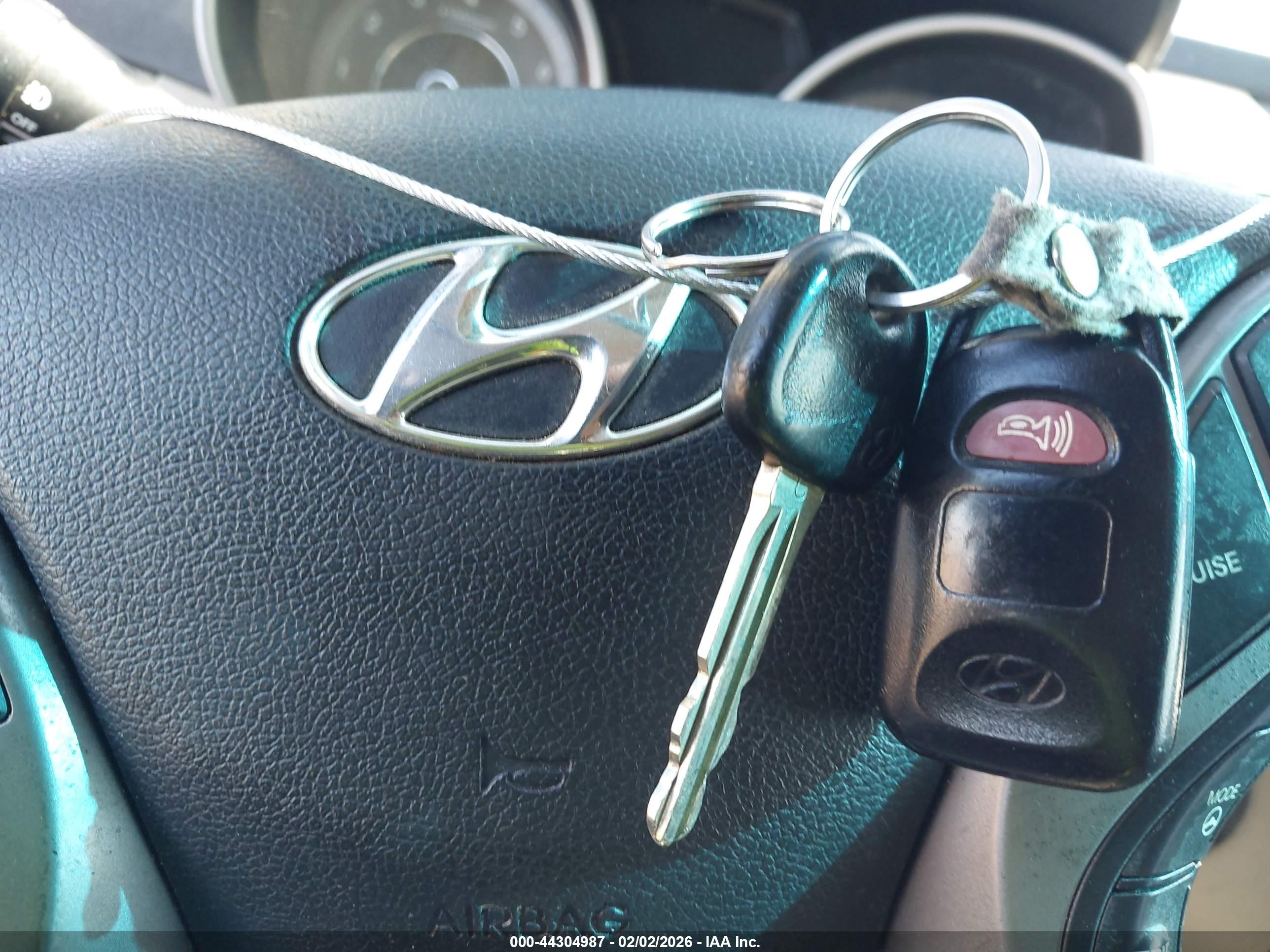 HYUNDAI ELANTRA image 11