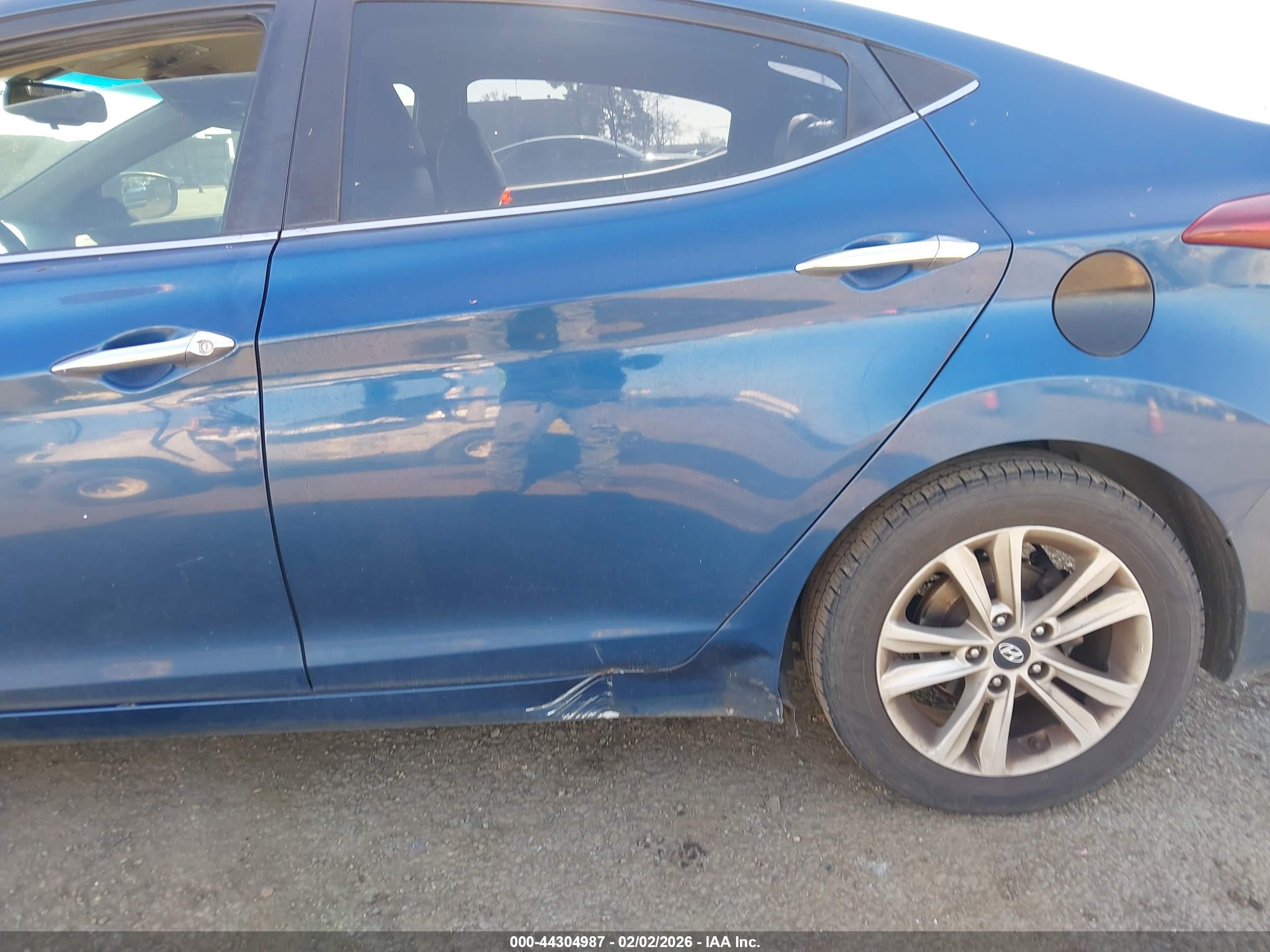 HYUNDAI ELANTRA image 6