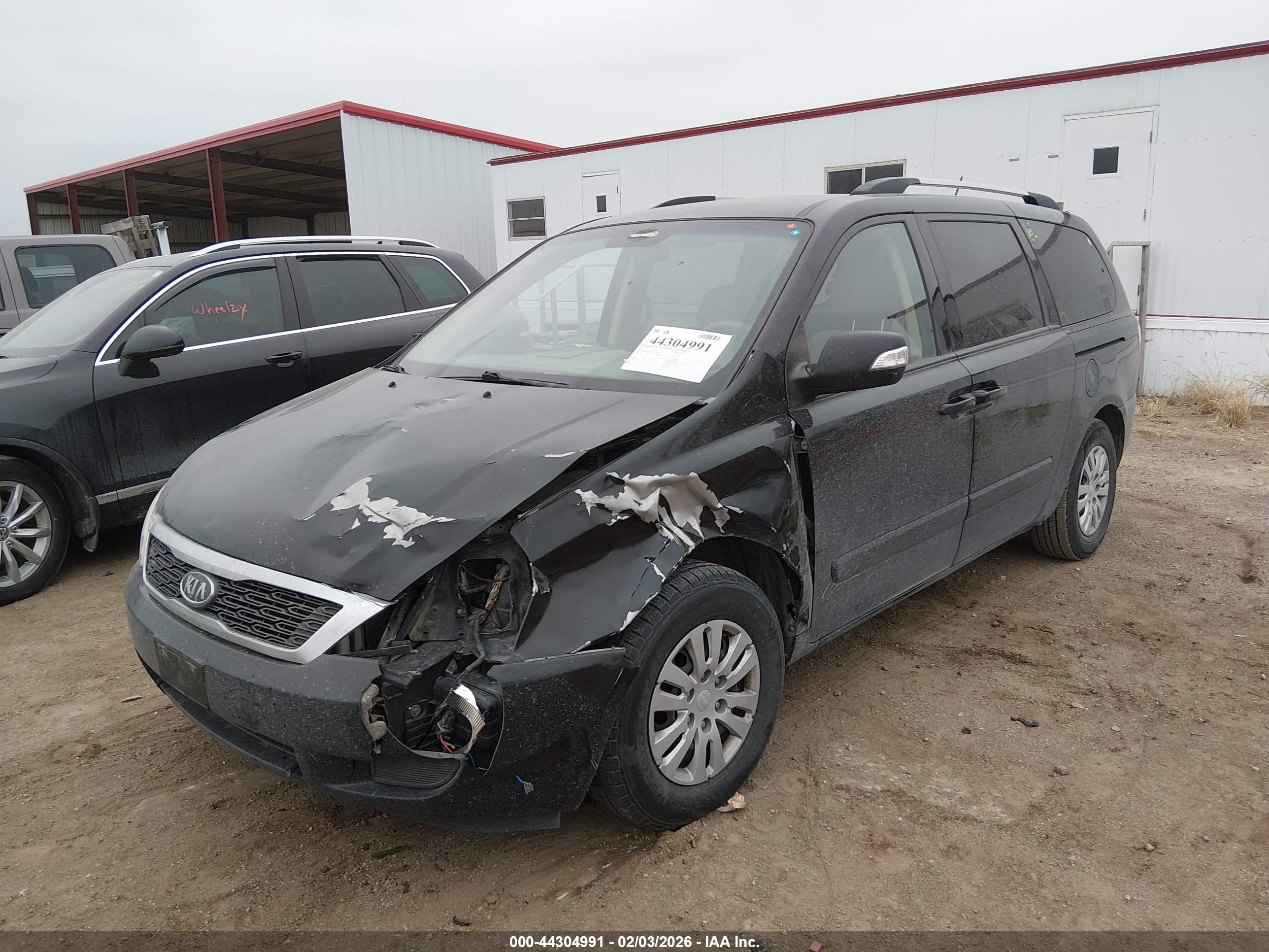 KIA SEDONA image 2