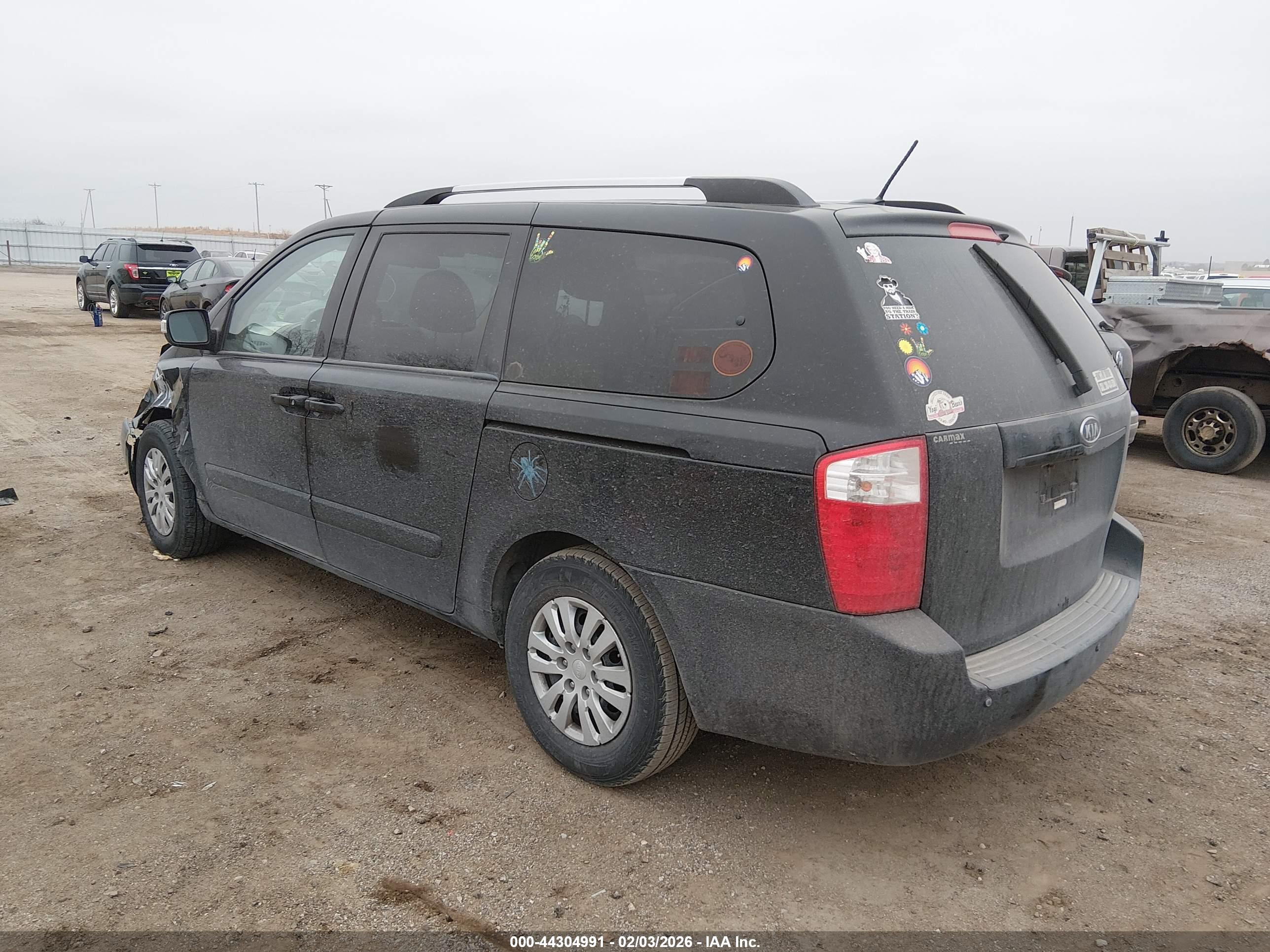 KIA SEDONA image 3
