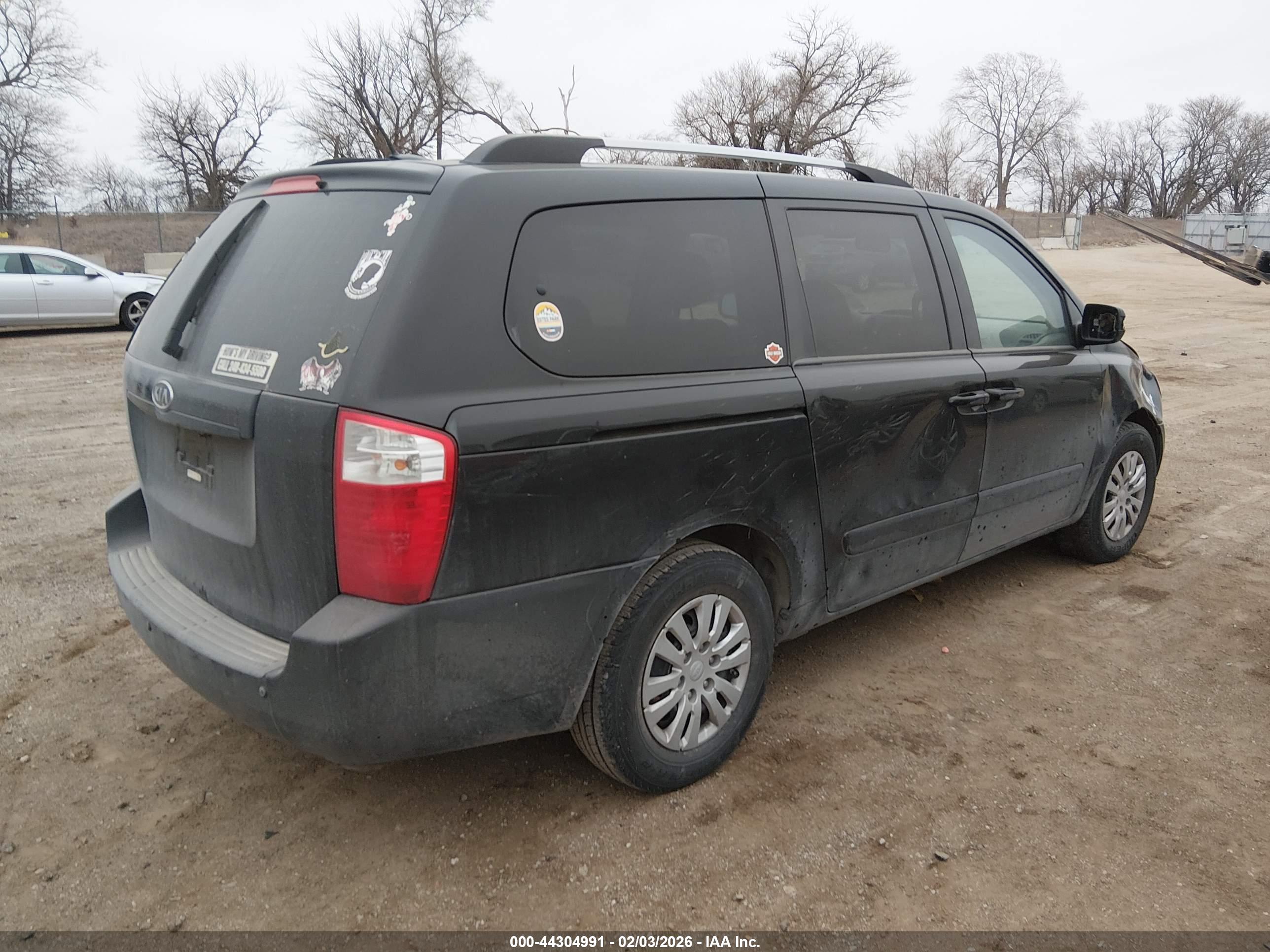 KIA SEDONA image 4