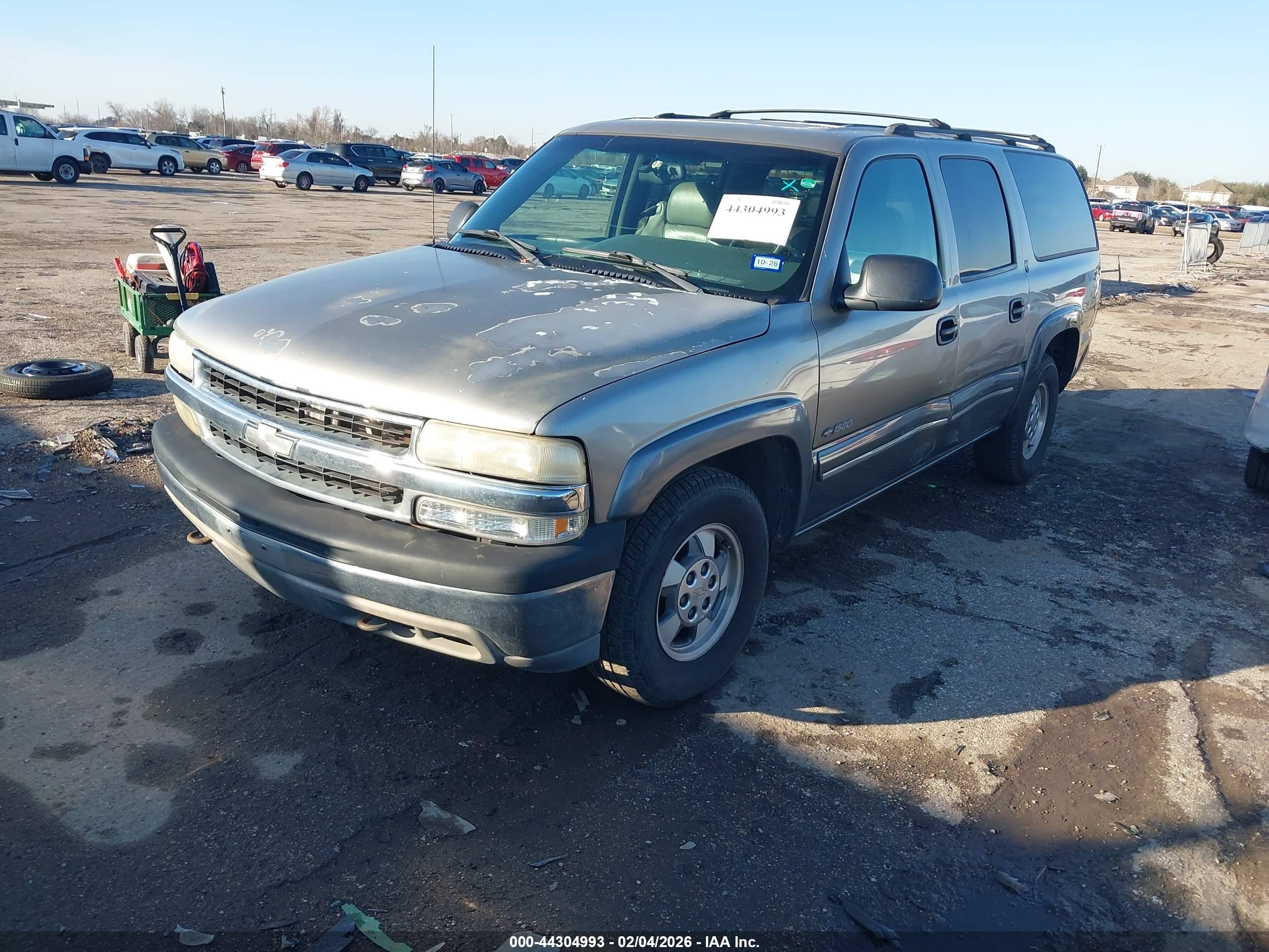 CHEVROLET SUBURBAN image 2