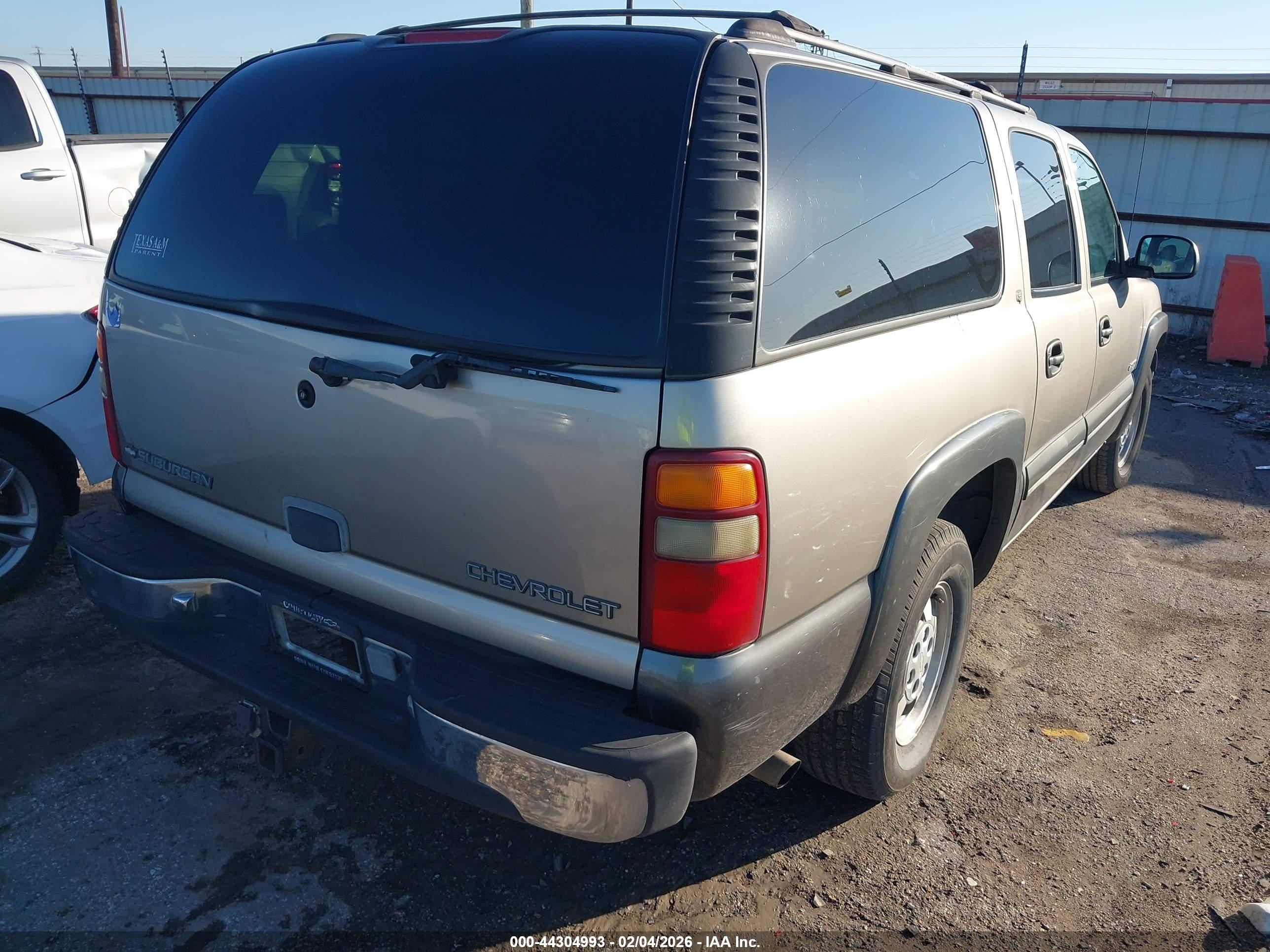 CHEVROLET SUBURBAN image 4