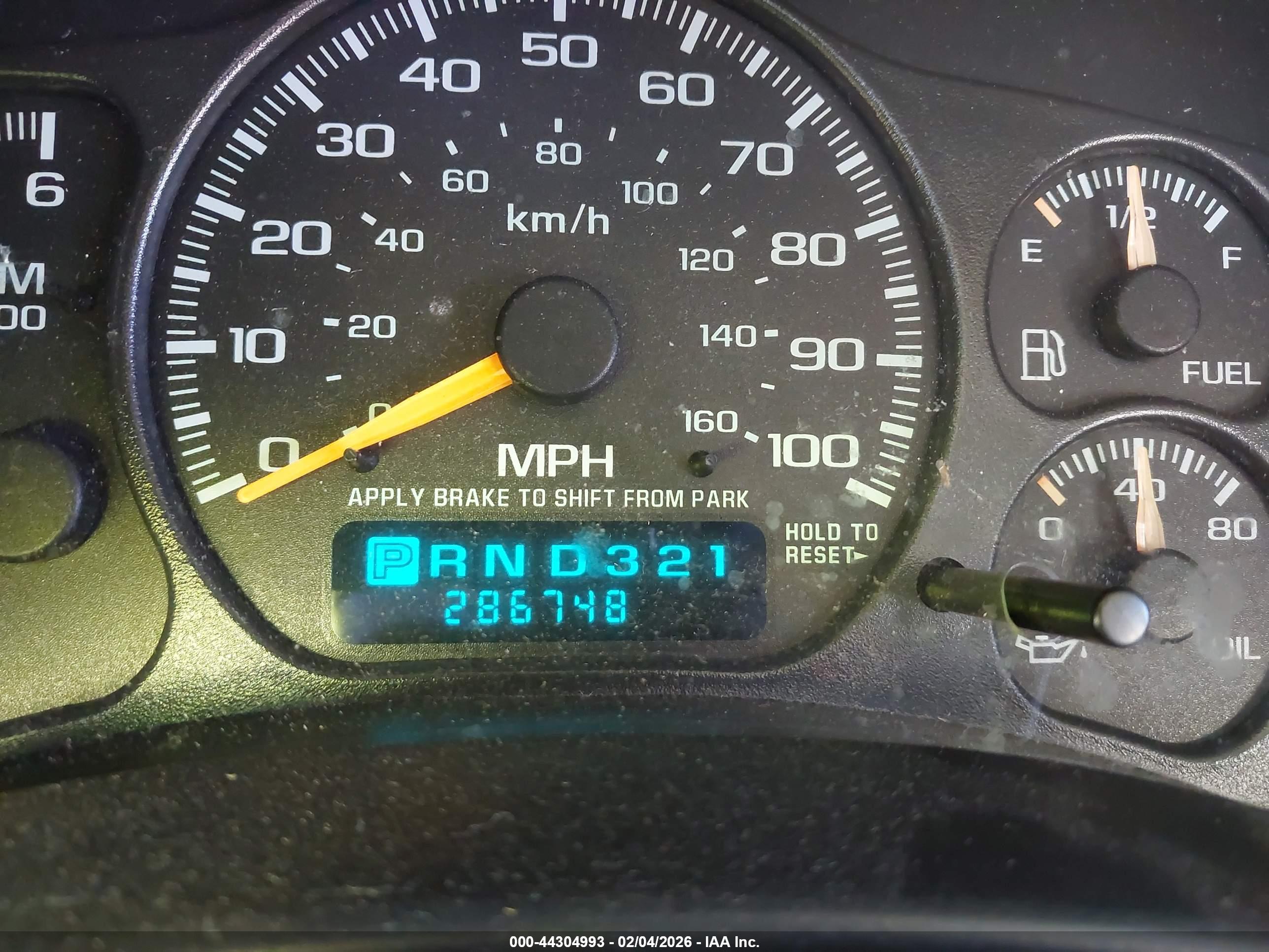 CHEVROLET SUBURBAN image 7