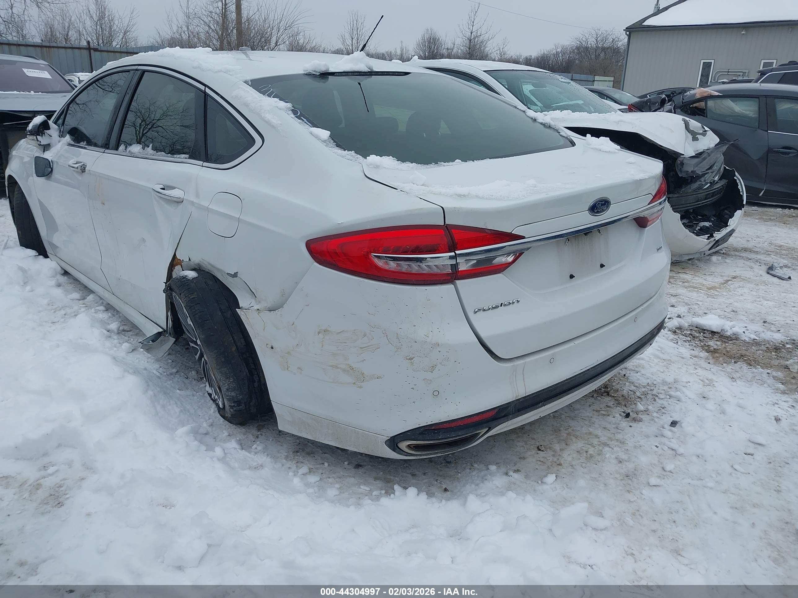 FORD FUSION image 6