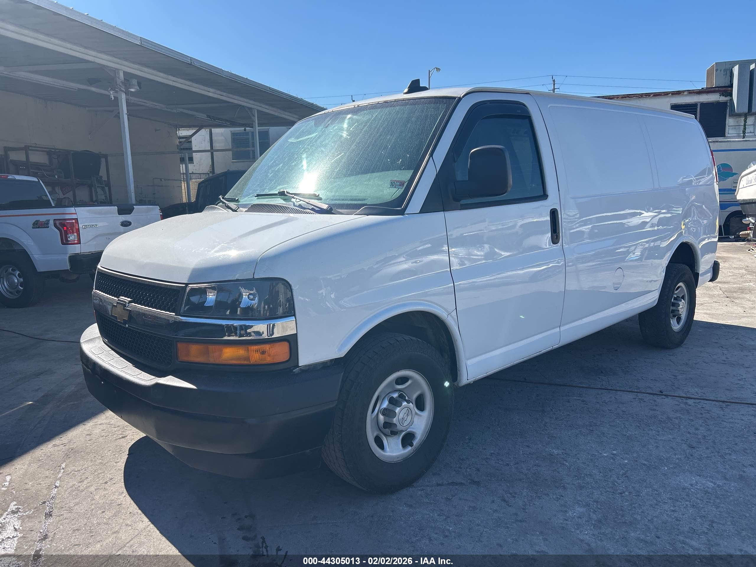 CHEVROLET EXPRESS image 2