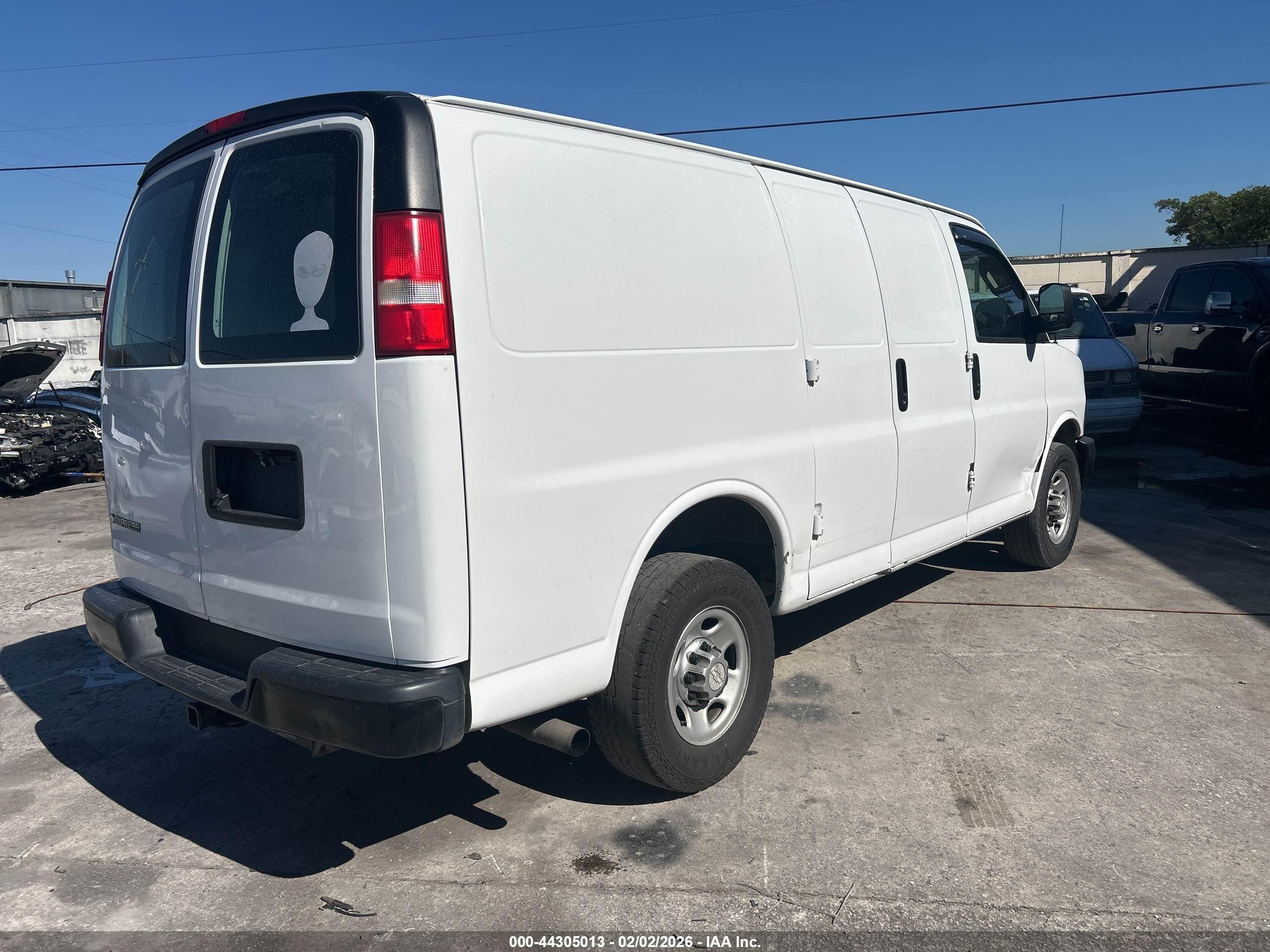 CHEVROLET EXPRESS image 4