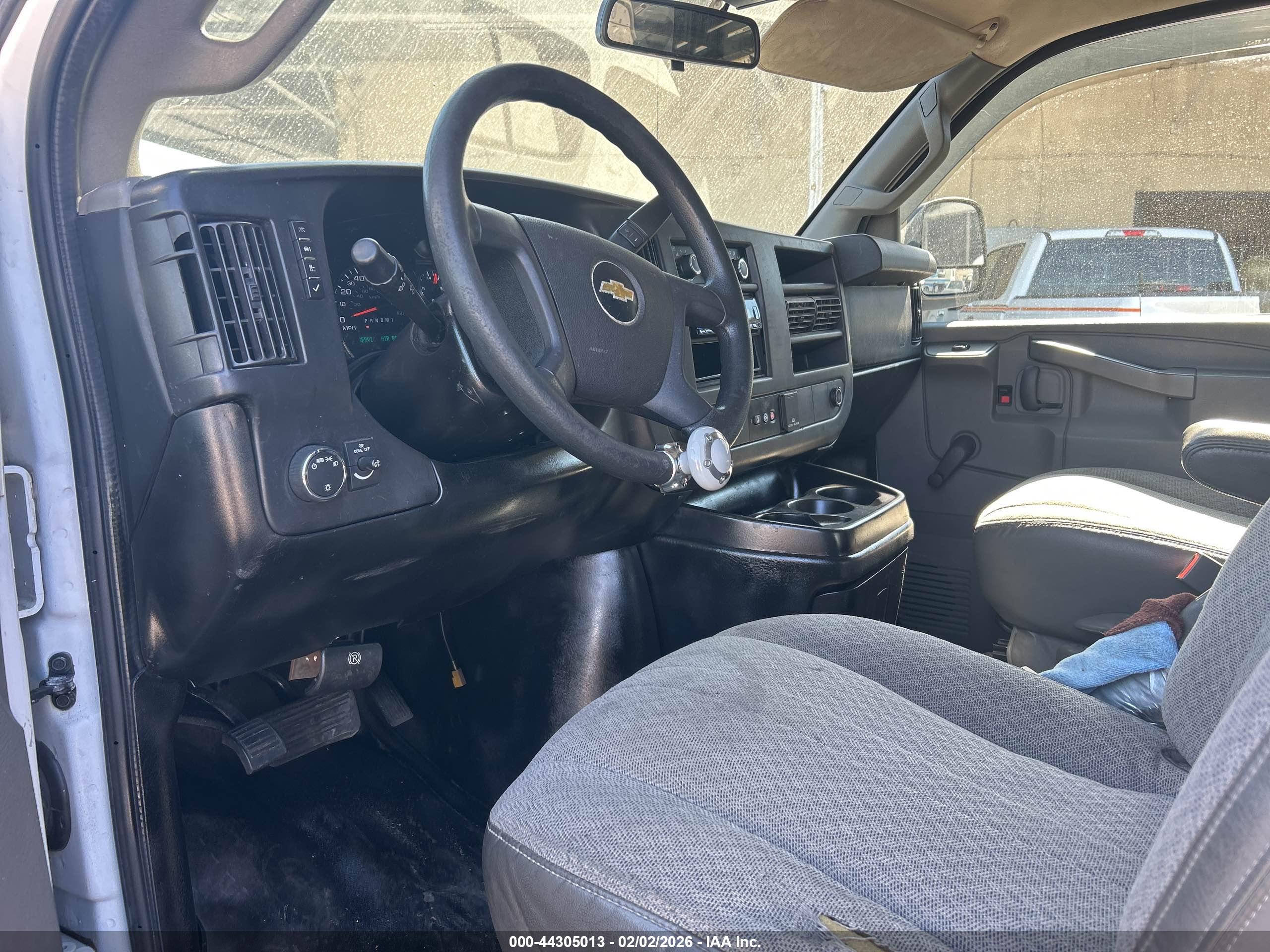 CHEVROLET EXPRESS image 5