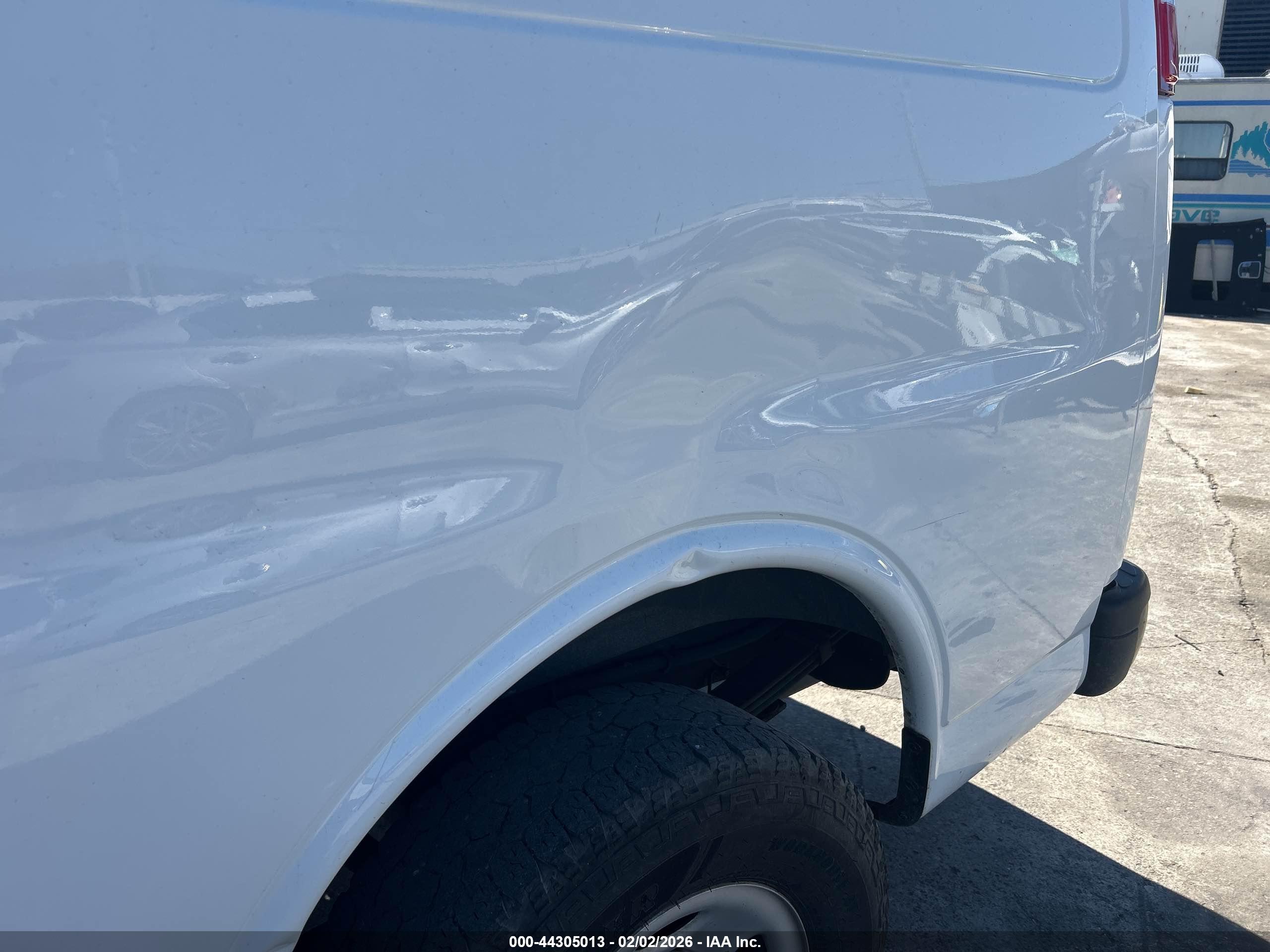 CHEVROLET EXPRESS image 6