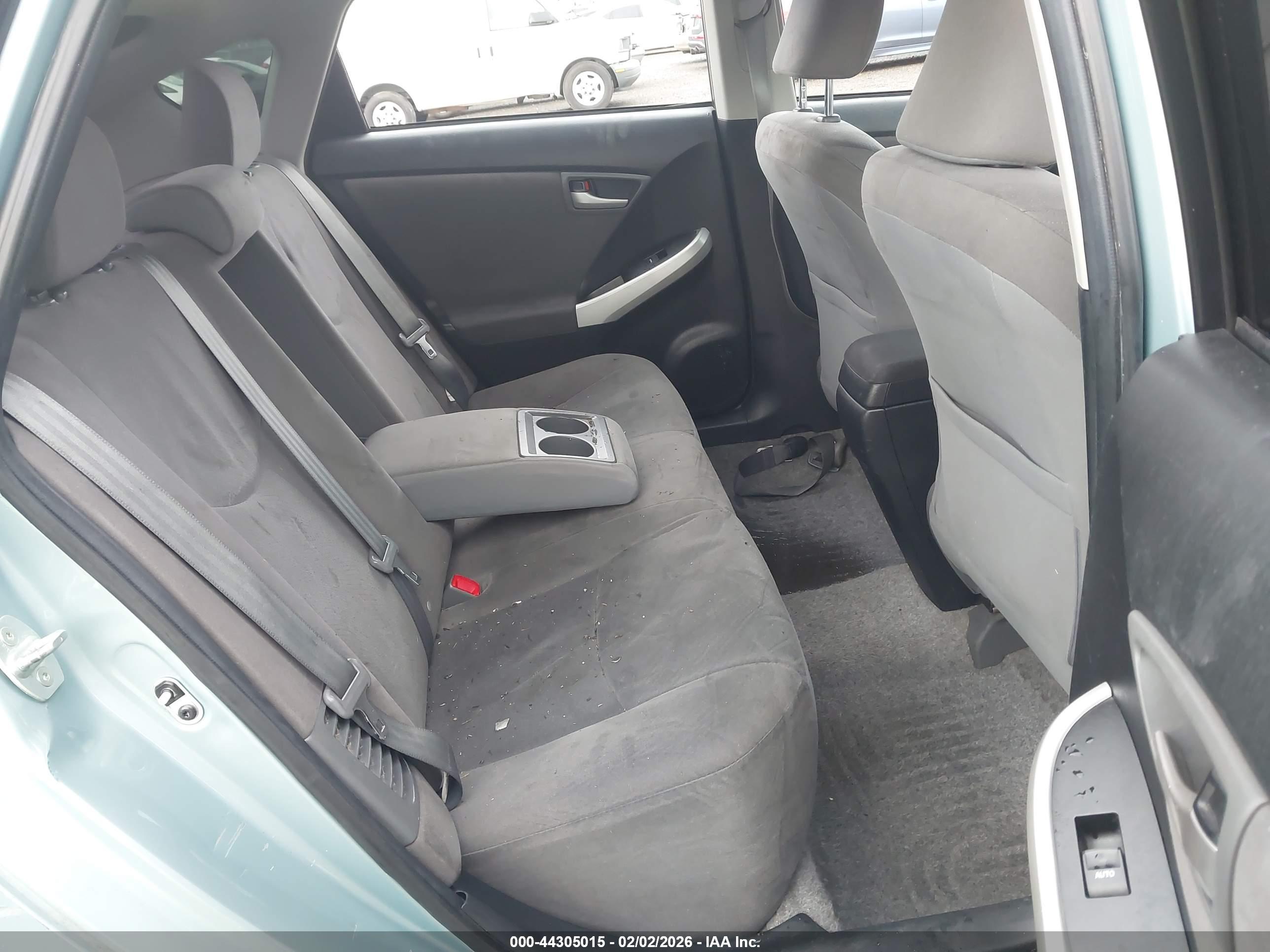 TOYOTA PRIUS image 8