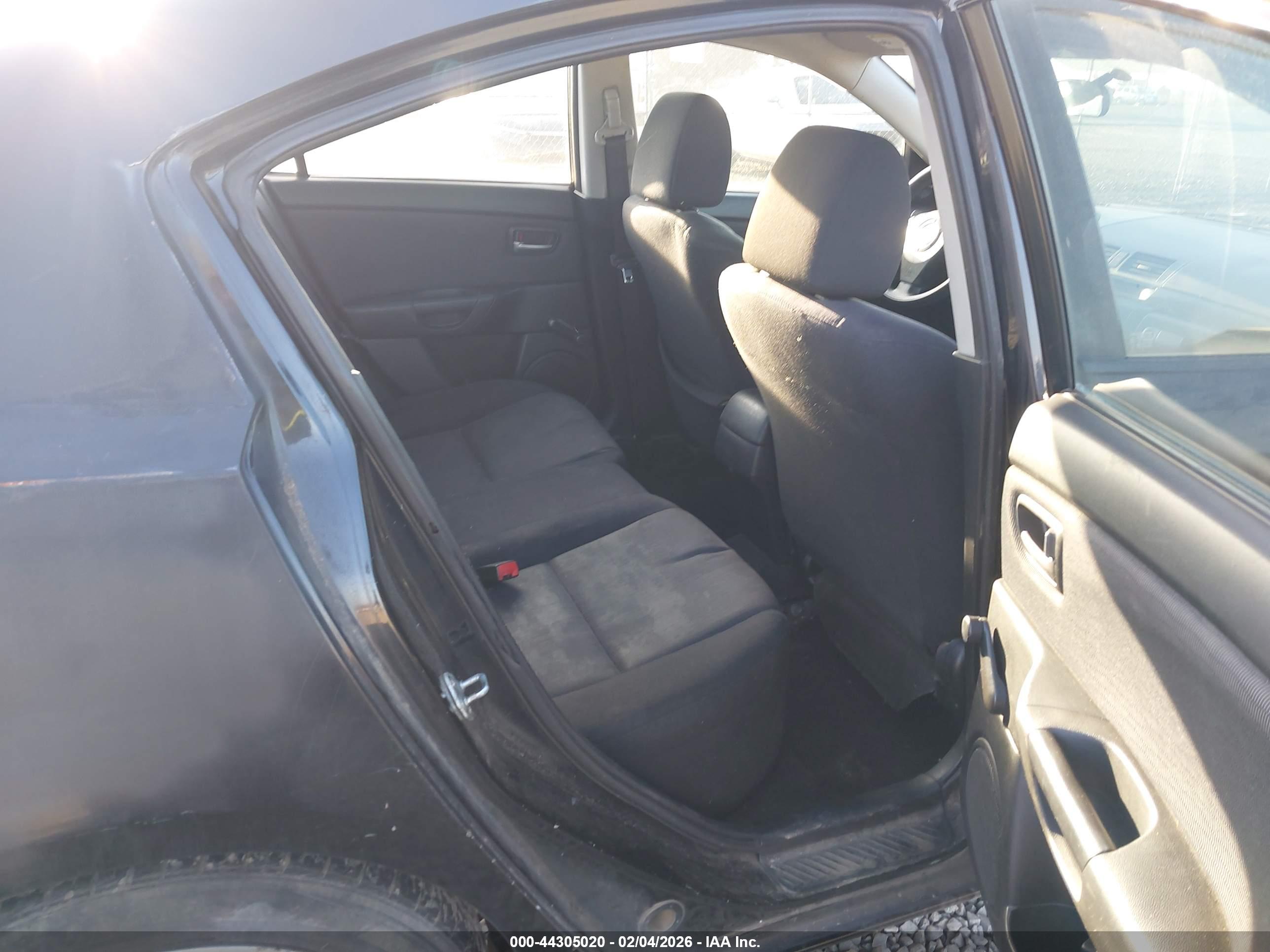 MAZDA MAZDA3 image 8