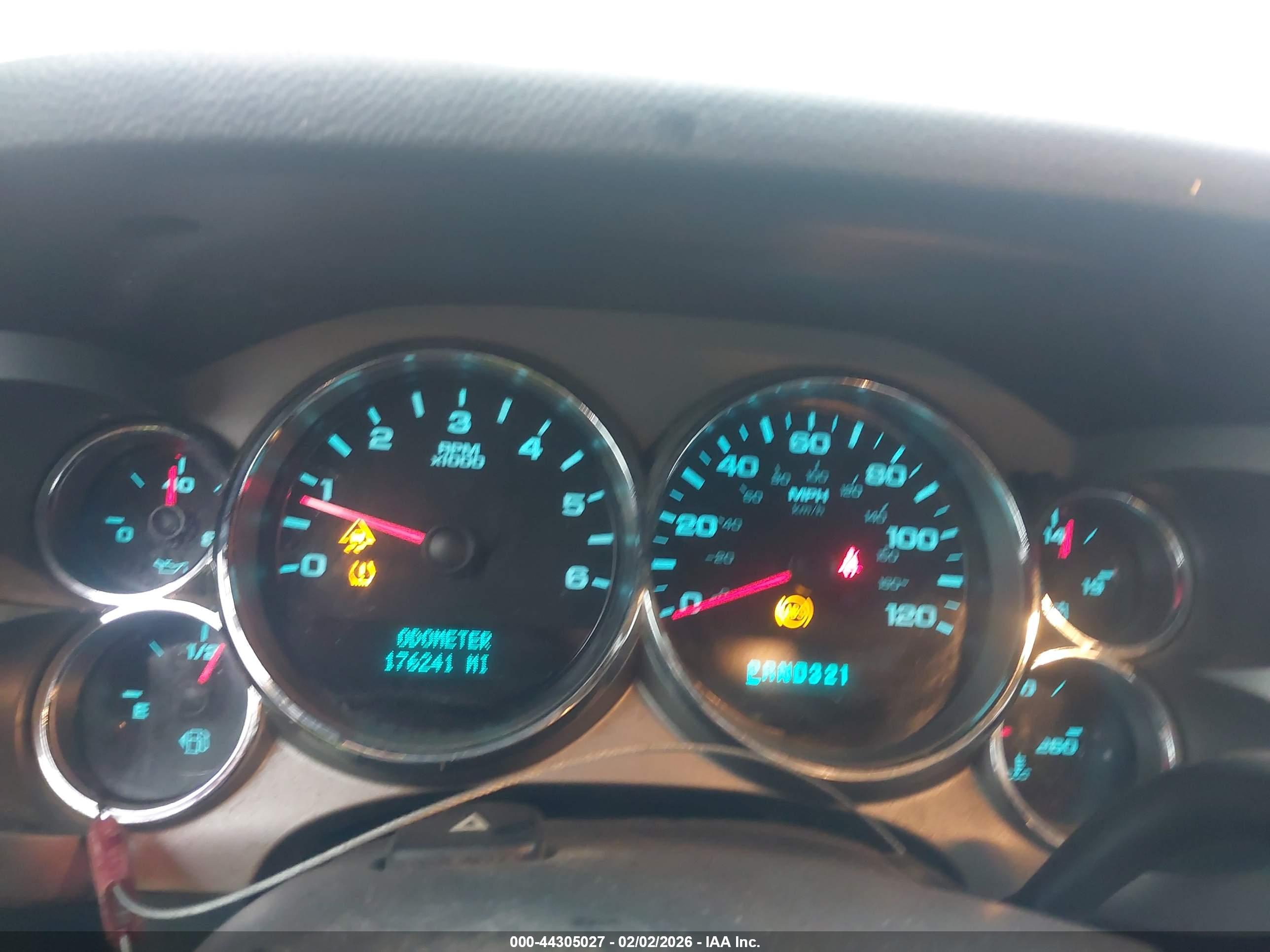 CHEVROLET SILVERADO image 7