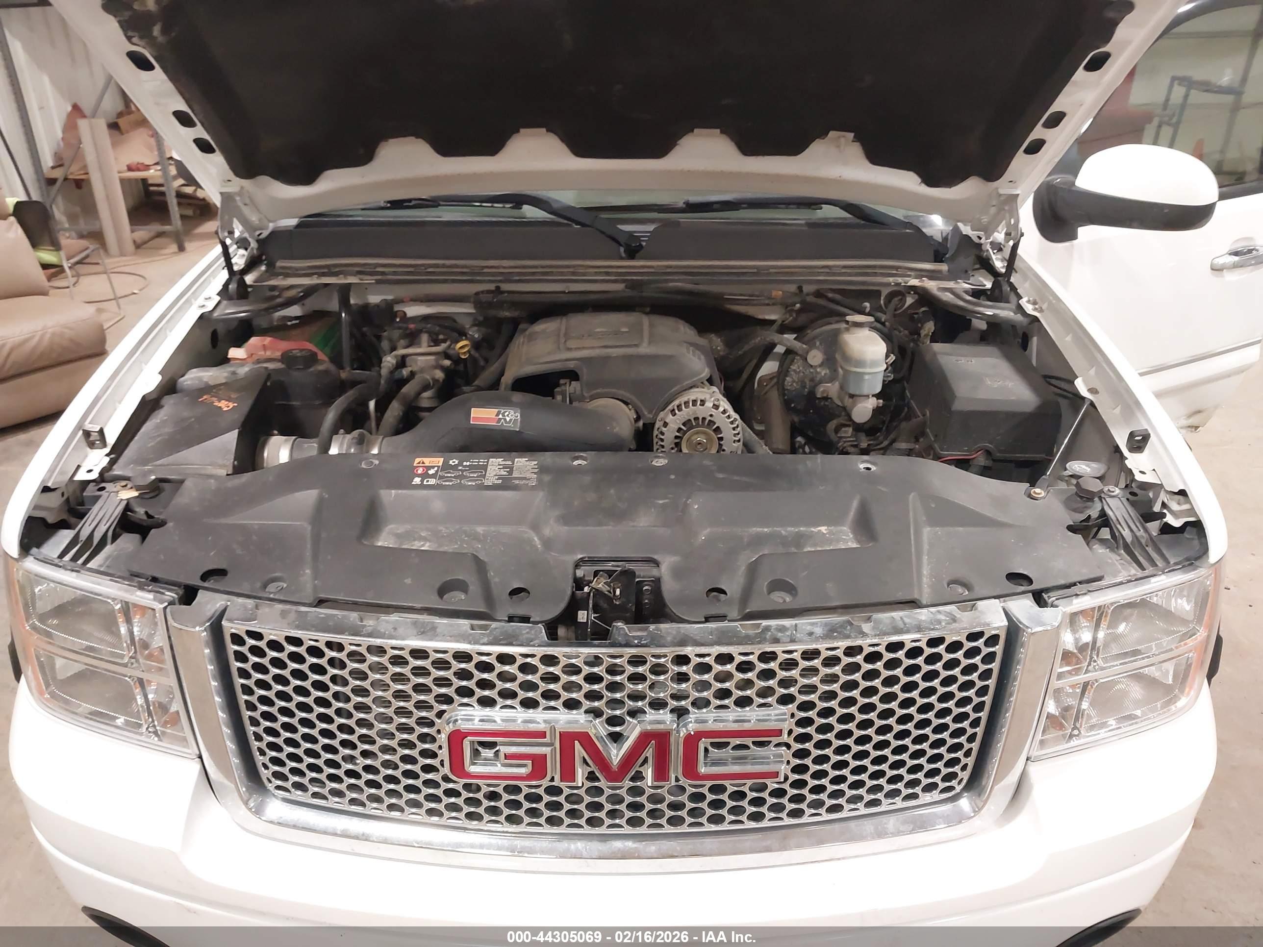 GMC SIERRA image 10