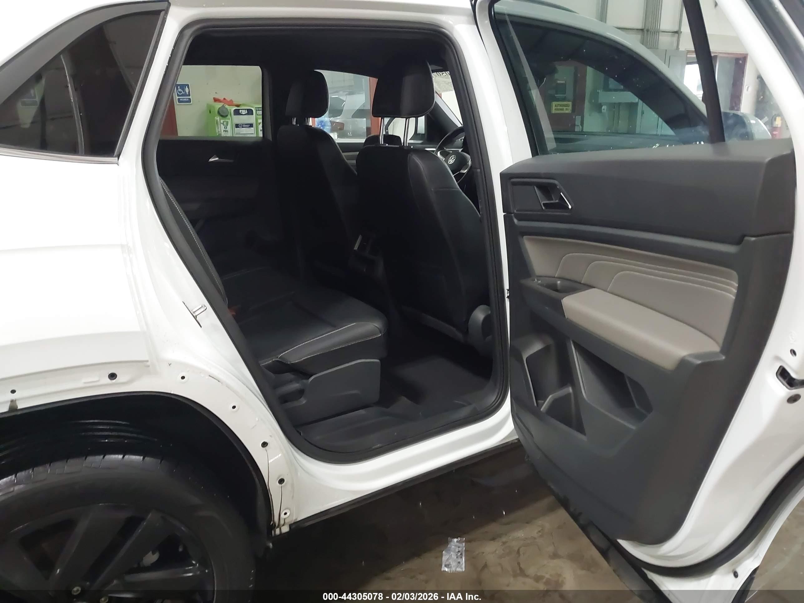 VOLKSWAGEN ATLAS image 8