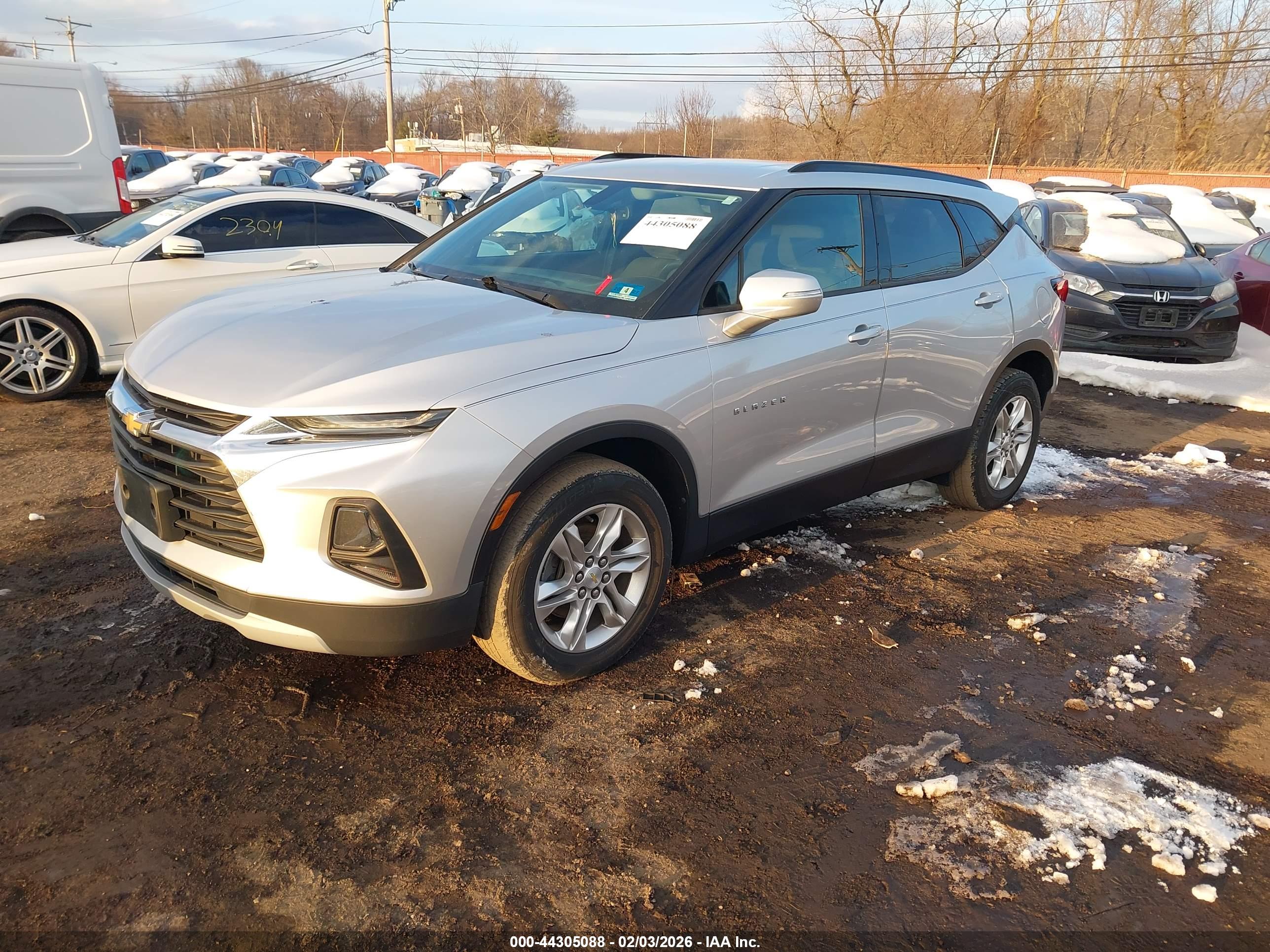 CHEVROLET BLAZER image 2