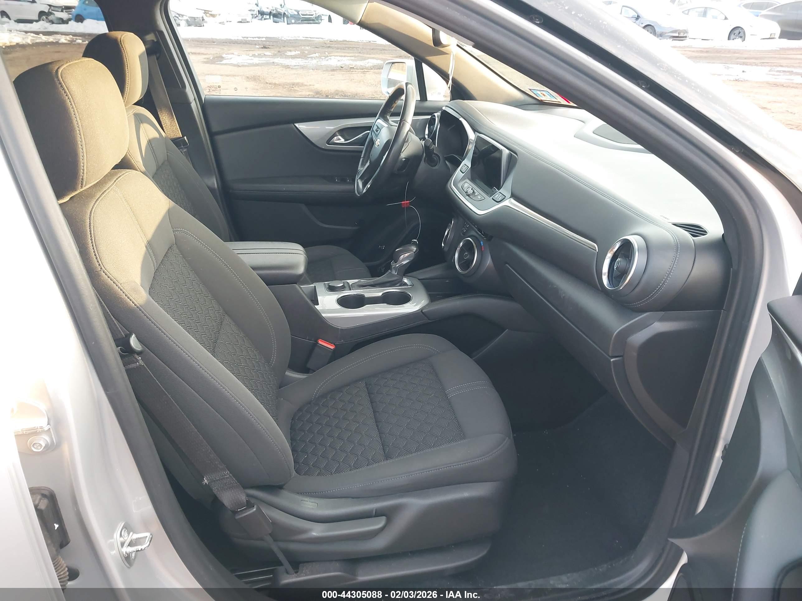 CHEVROLET BLAZER image 5