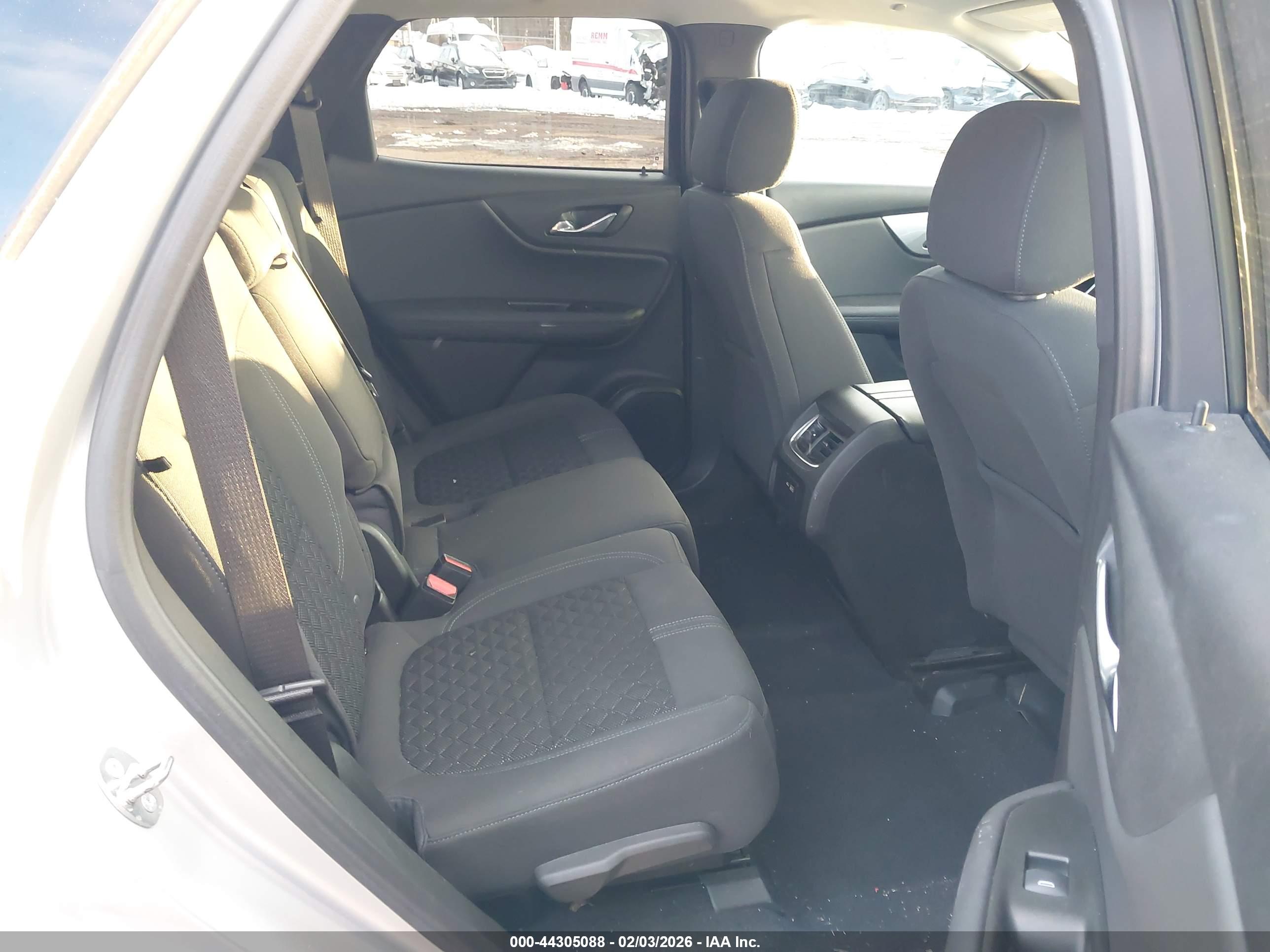 CHEVROLET BLAZER image 8