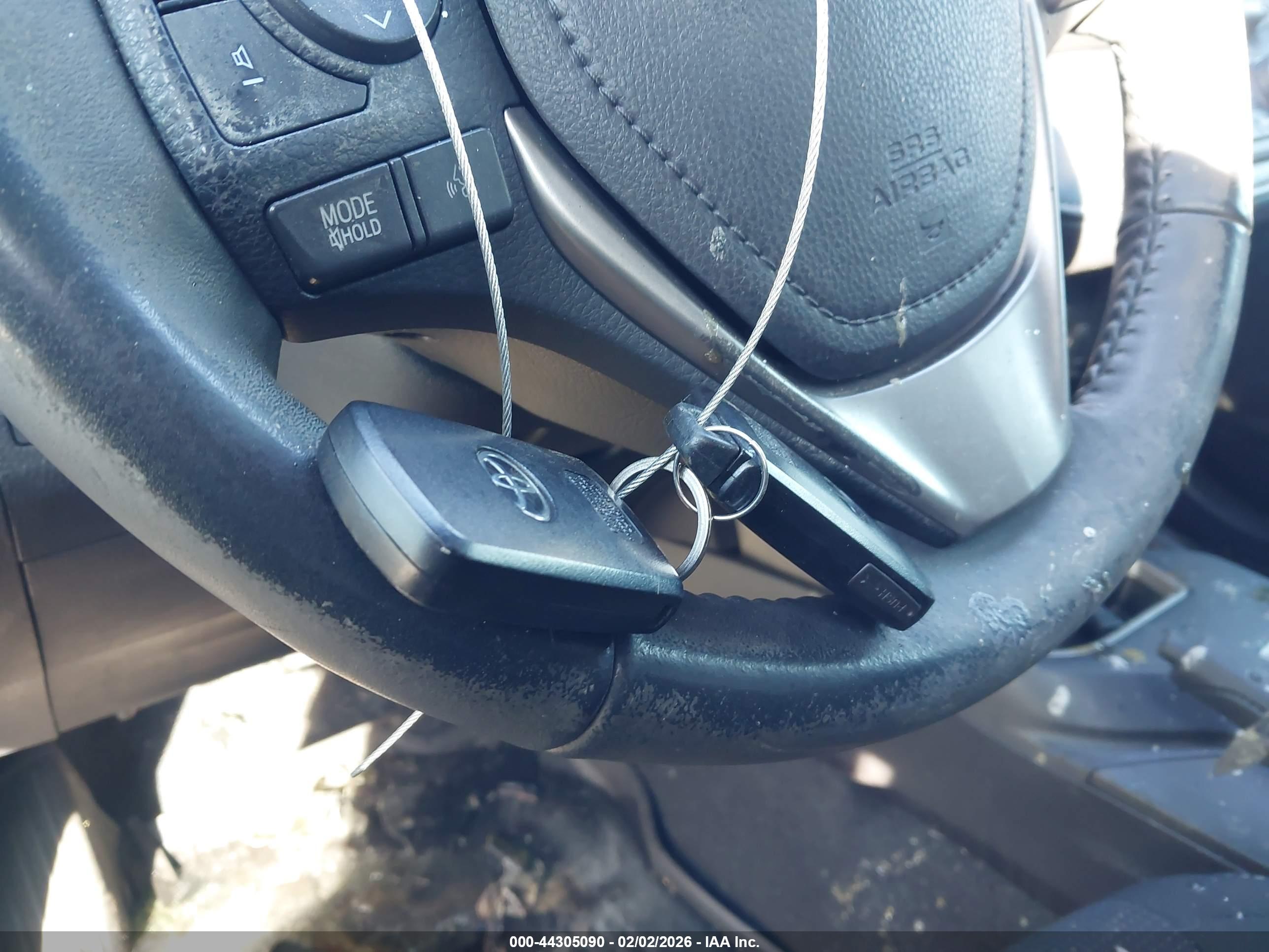 TOYOTA RAV4 image 11