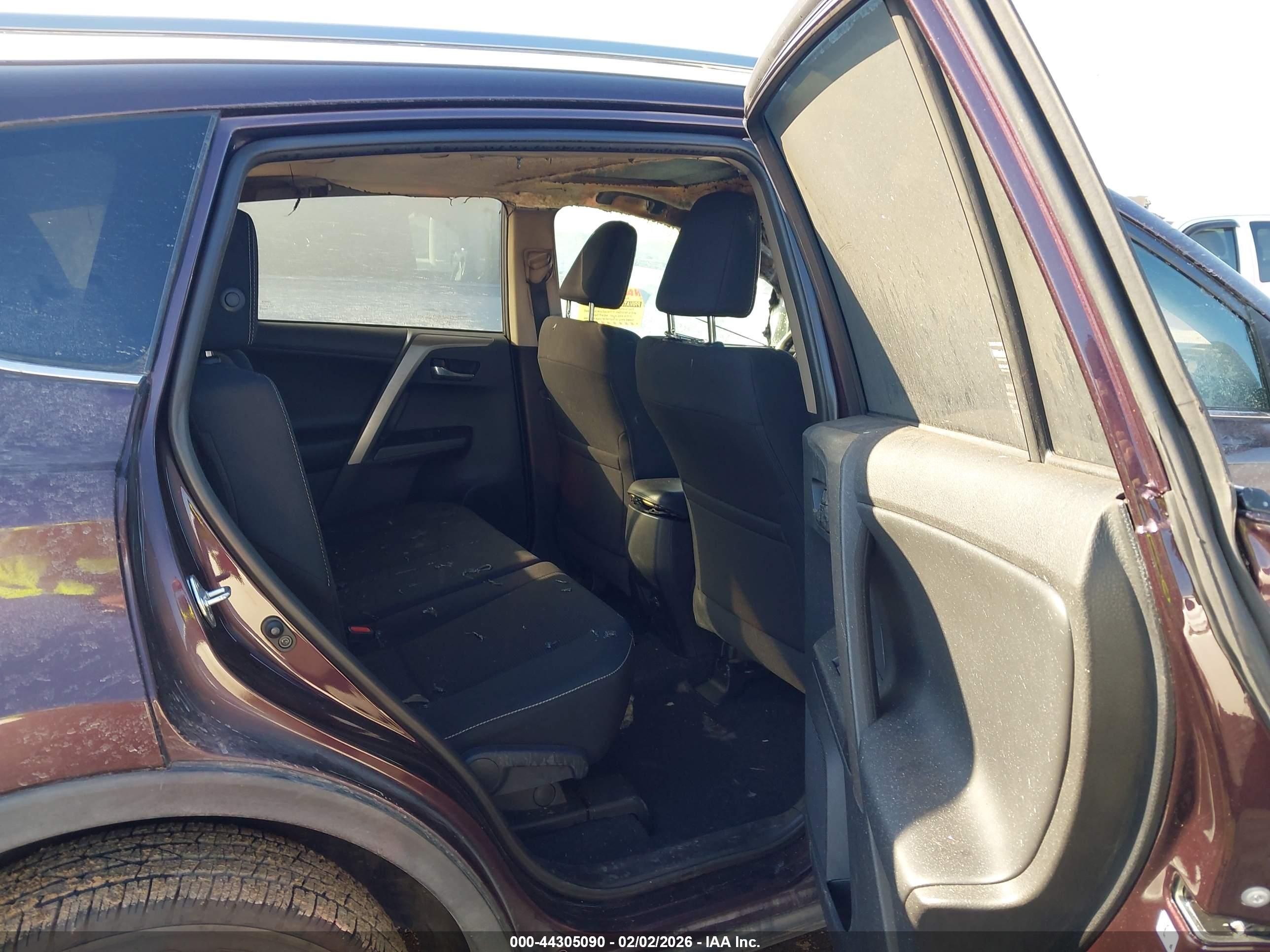 TOYOTA RAV4 image 8