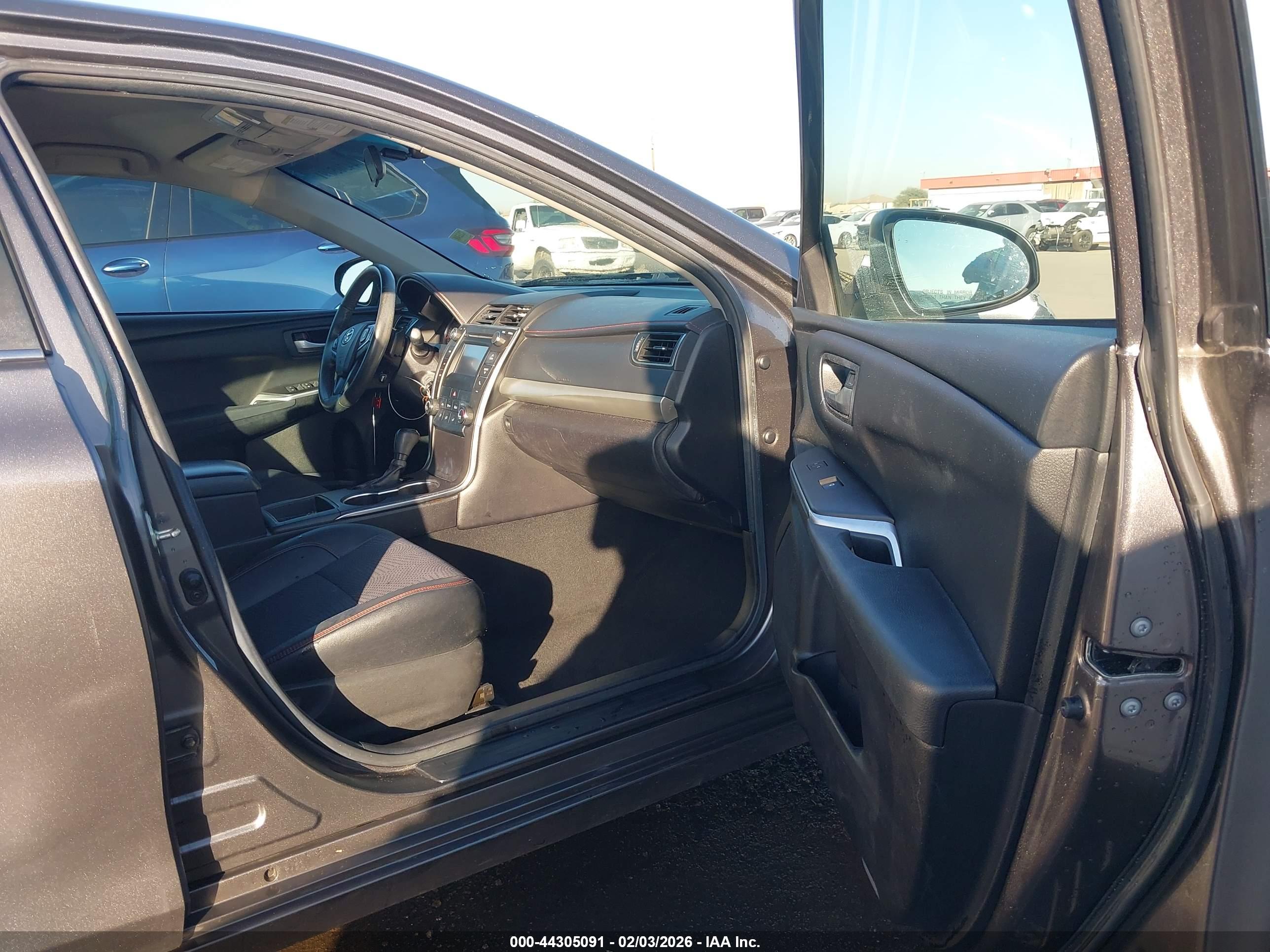 TOYOTA CAMRY image 5