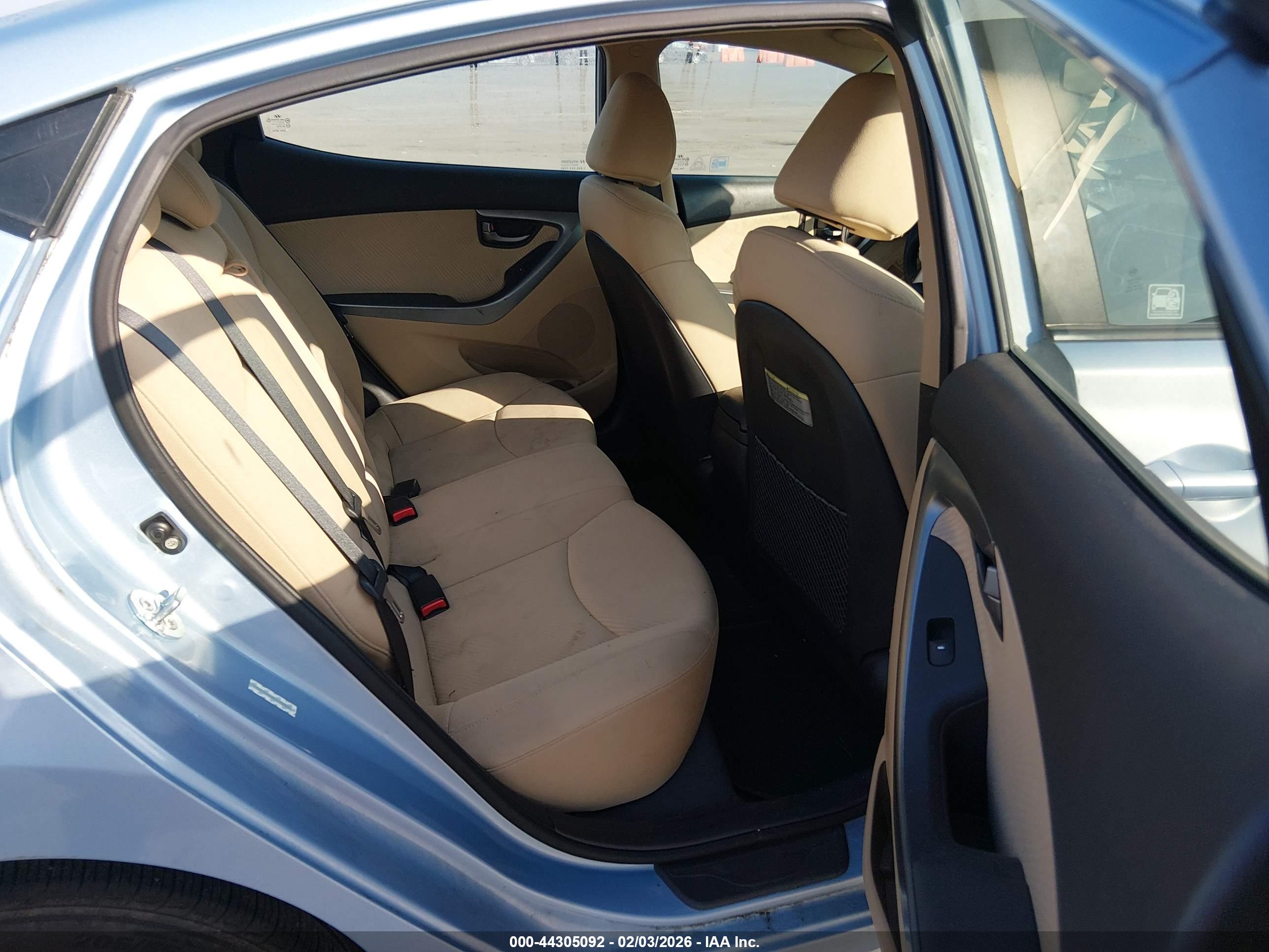 HYUNDAI ELANTRA image 8