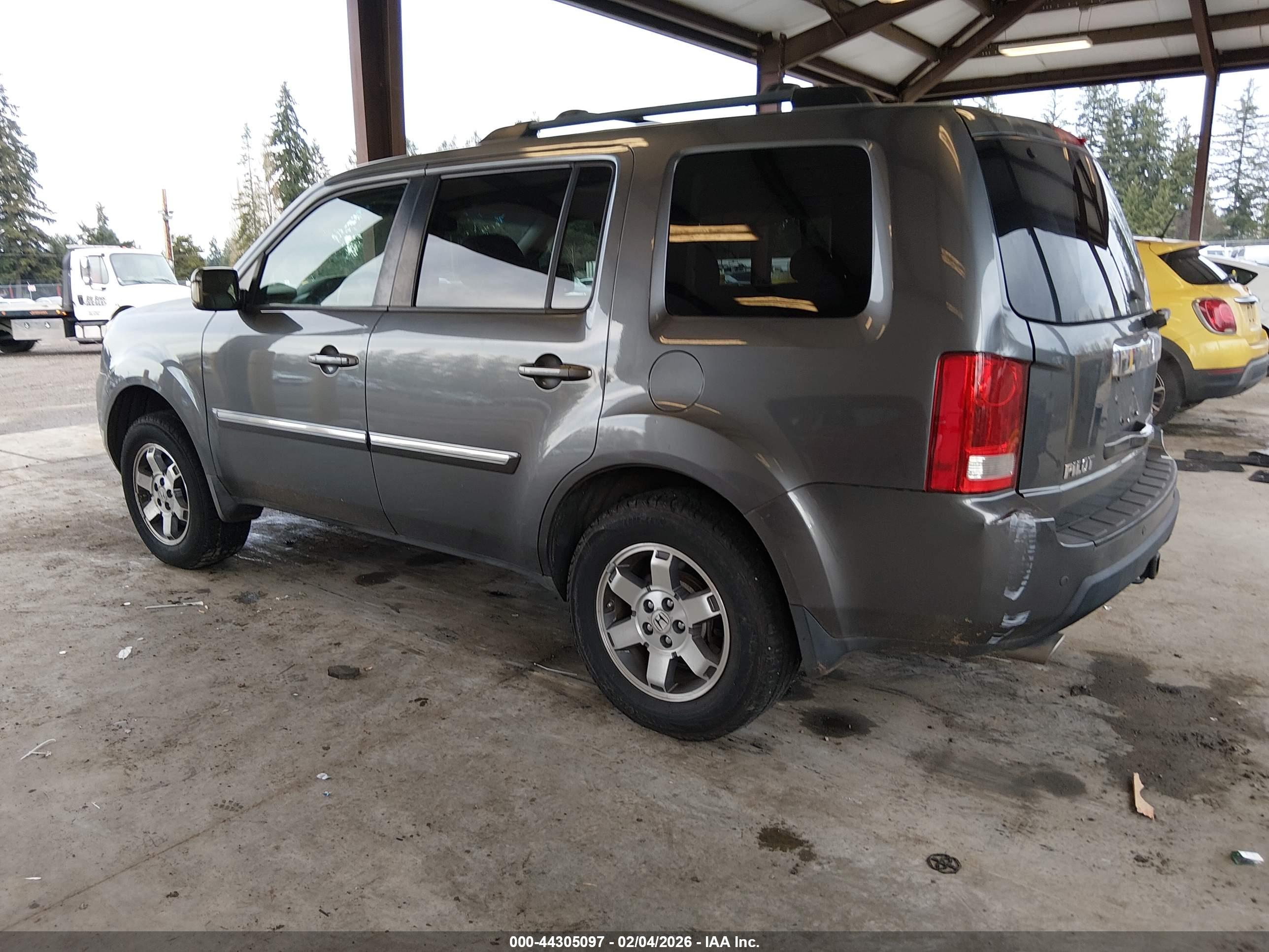HONDA PILOT image 3