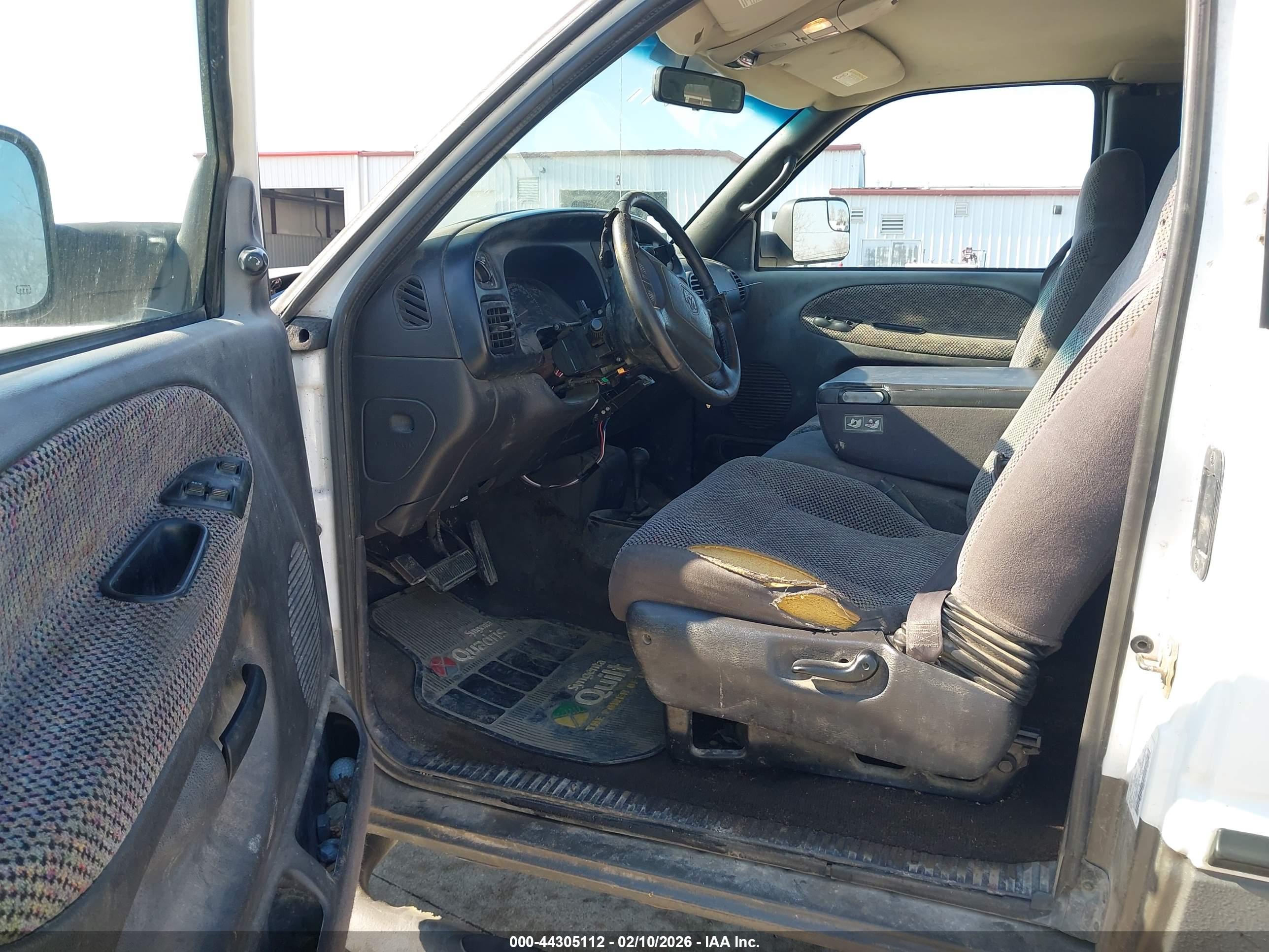 DODGE RAM image 8