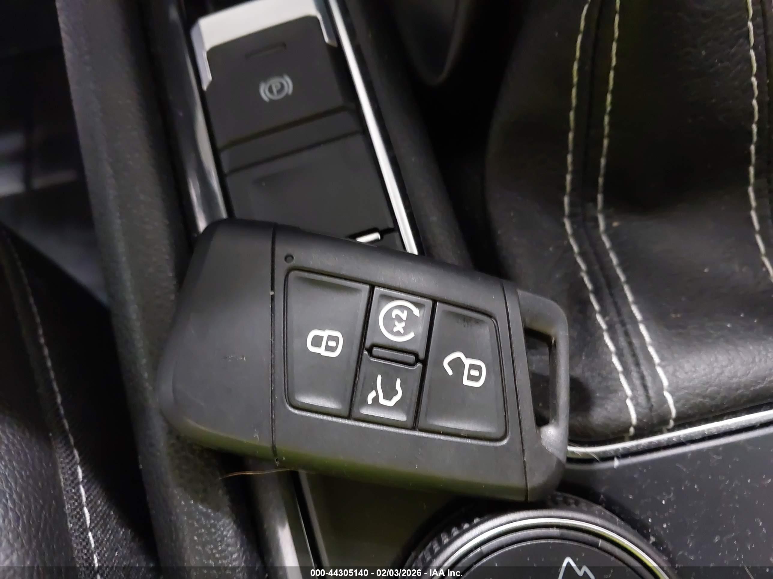 VOLKSWAGEN TIGUAN image 11